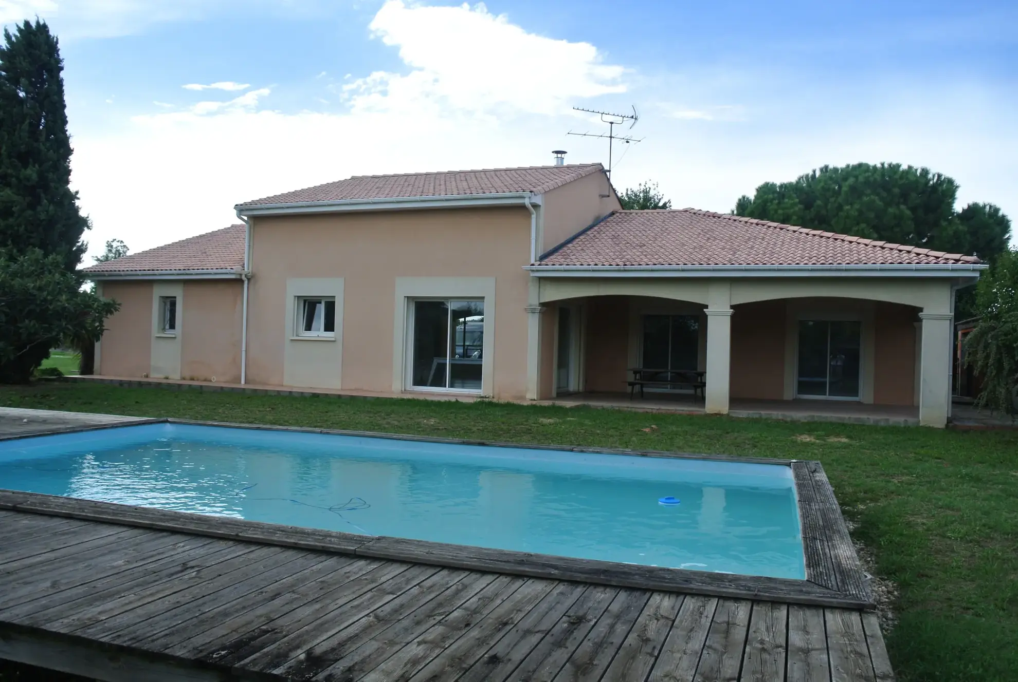 Belle maison à vendre près de Marmande avec piscine et jardin