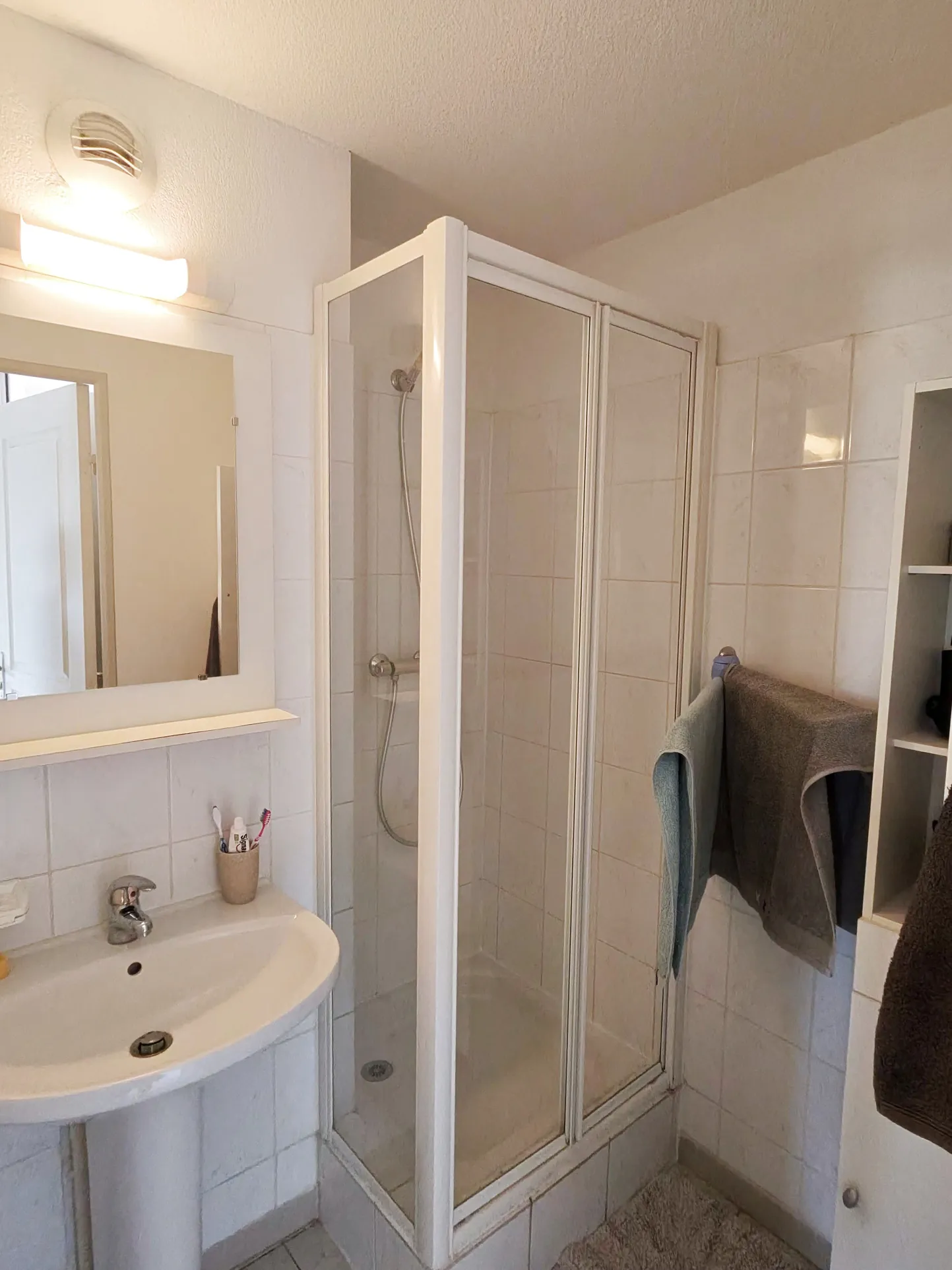 Appartement lumineux de 44 m² avec loggia et parking à Valras Plage 