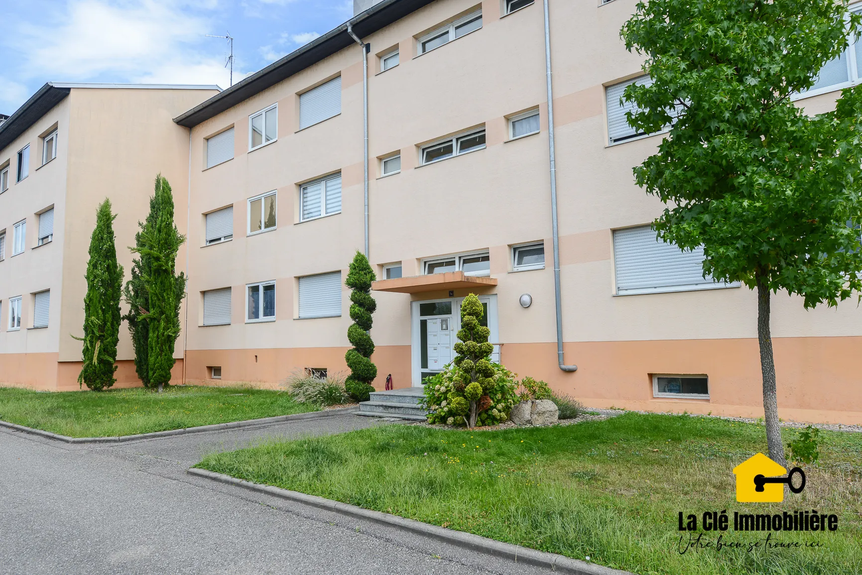 Appartement F4 à Kembs avec terrasse, double garage et vue dégagée 