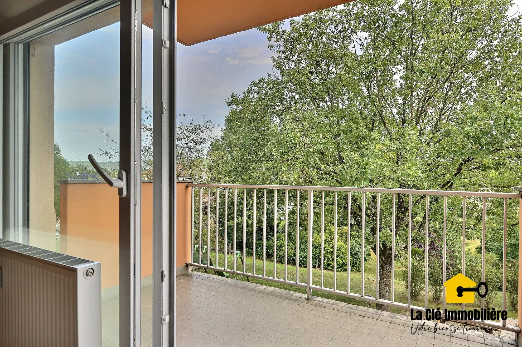 Appartement F4 à Kembs avec terrasse, double garage et vue dégagée 