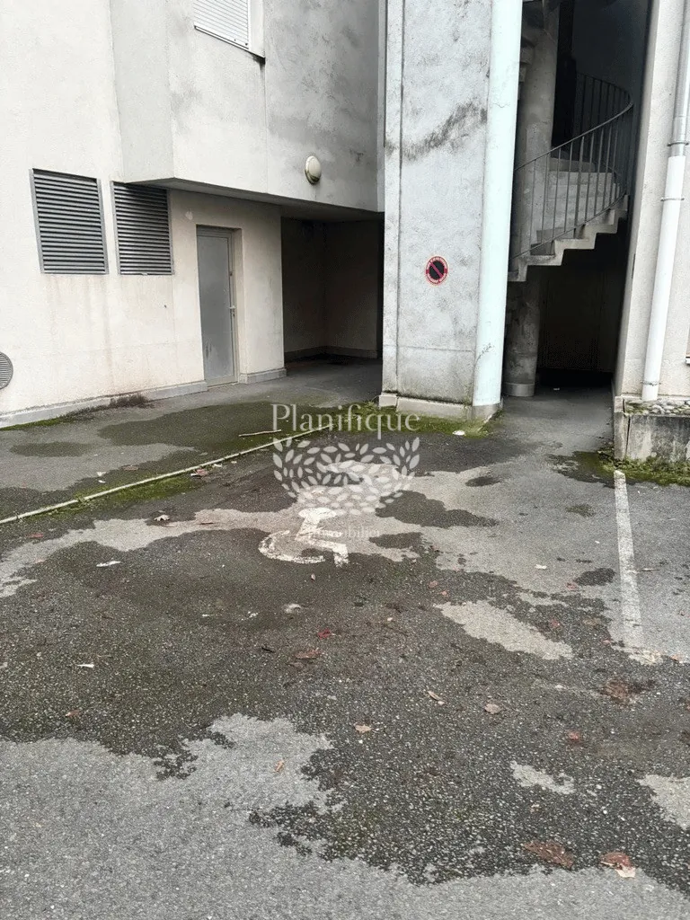 Place de parking aérienne sécurisée à Annemasse proche gare et tramway