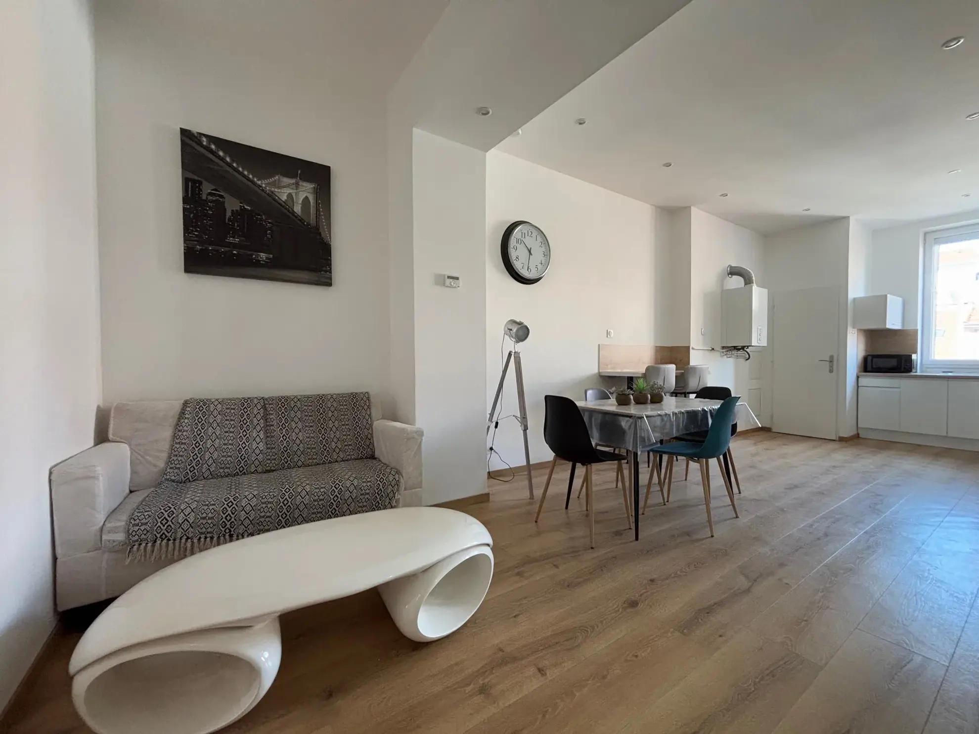 Appartement T4 rénové de 66,24 m² à Saint-Étienne, proche centre et écoles 