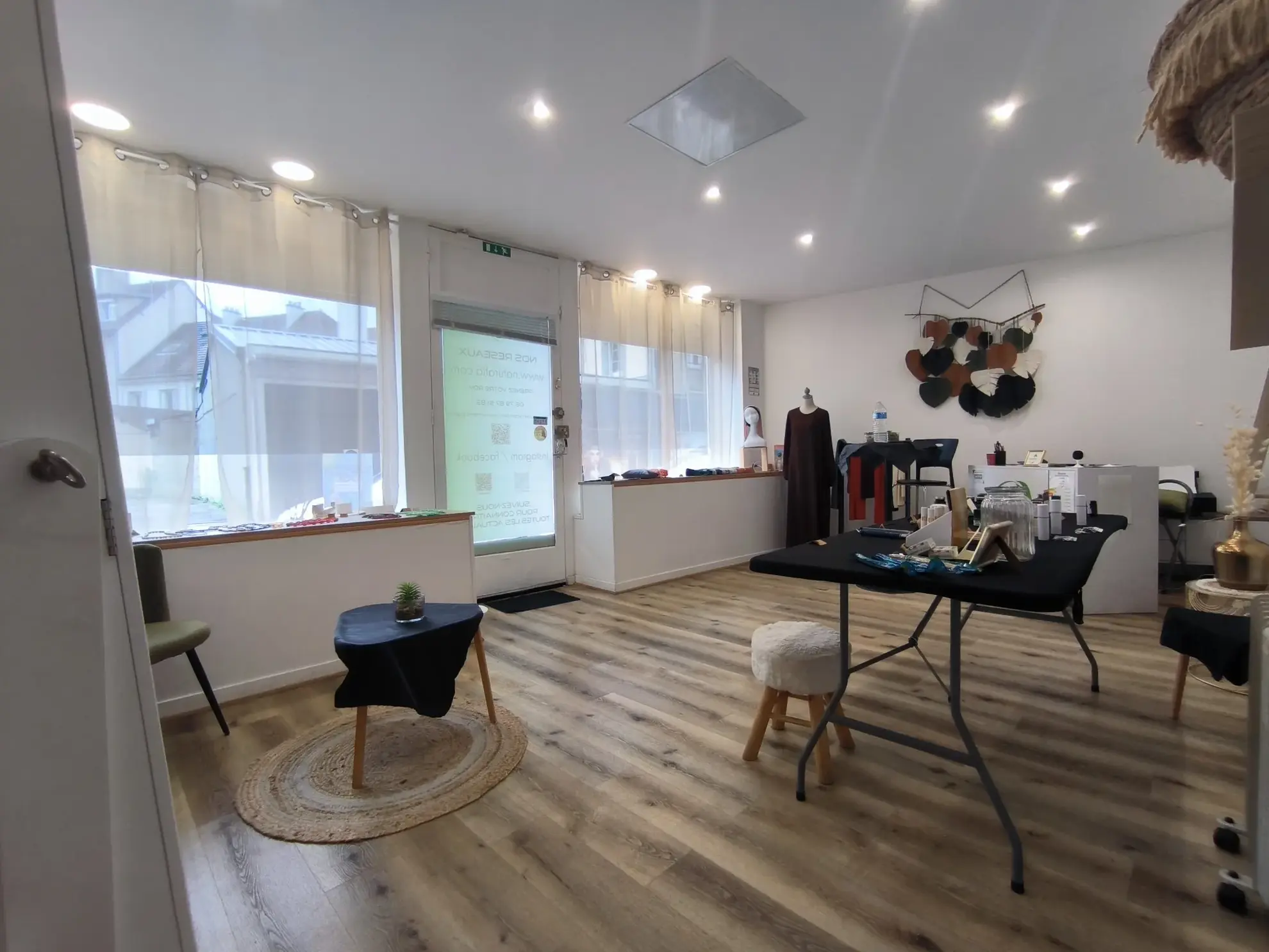 Local Commercial et Appartement à vendre à Elbeuf – 113 m²