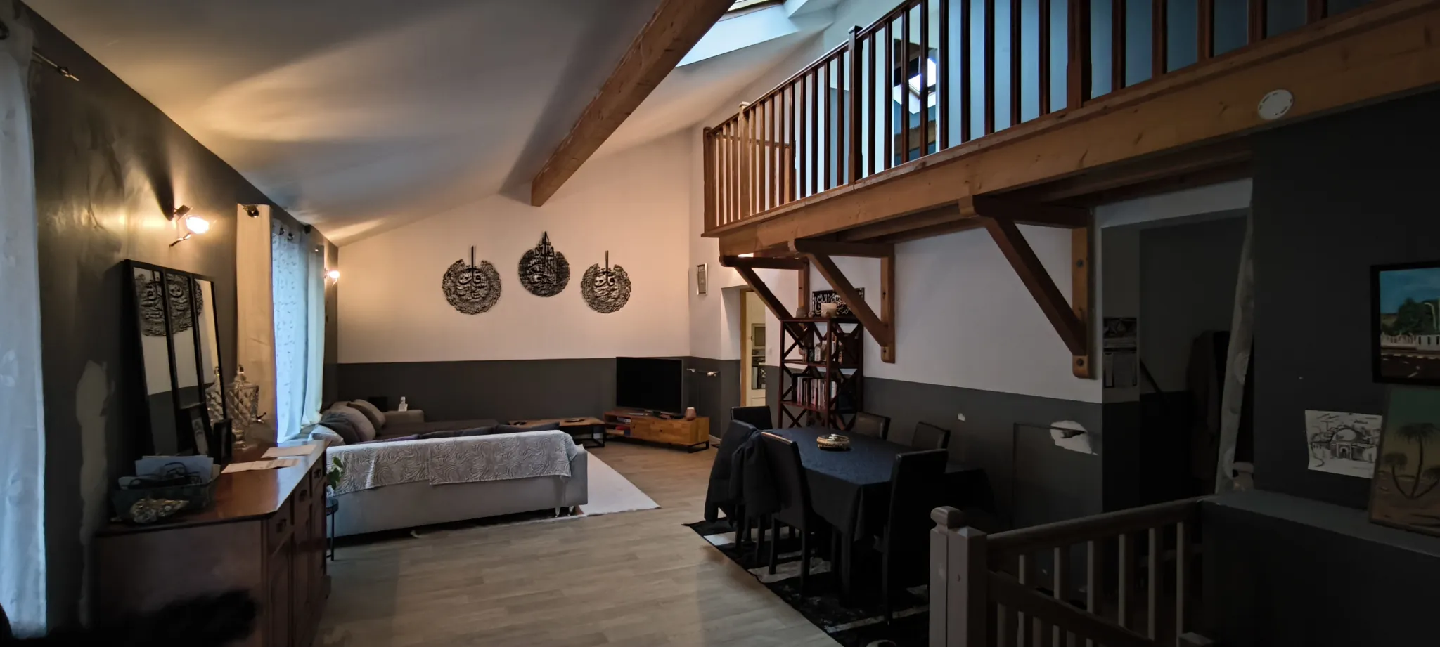 Maison mitoyenne lumineuse à Tarare avec 5 chambres, idéale pour famille ou investissement