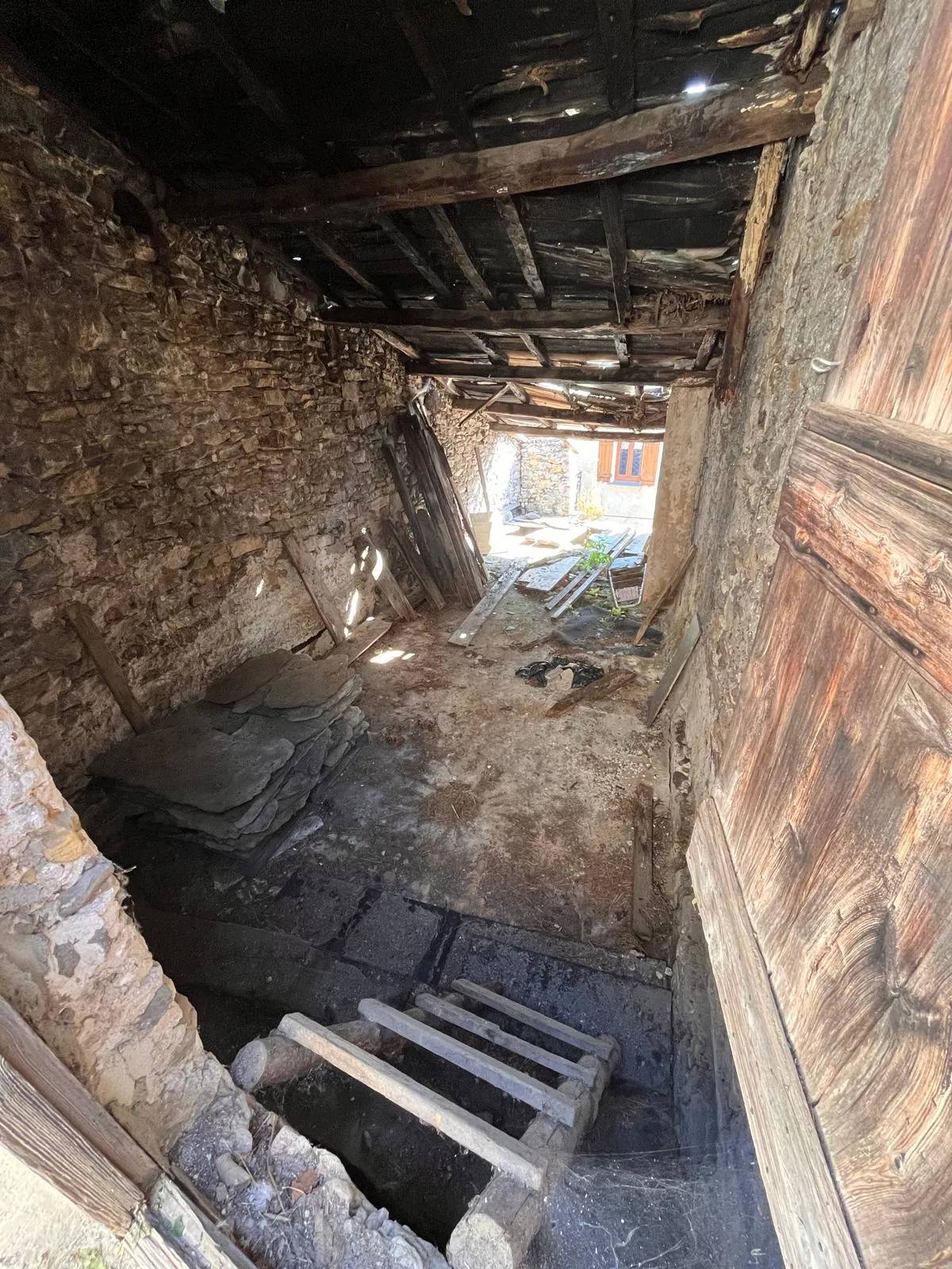 Maison de village à Tende à rénover, 90 m², centre-ville