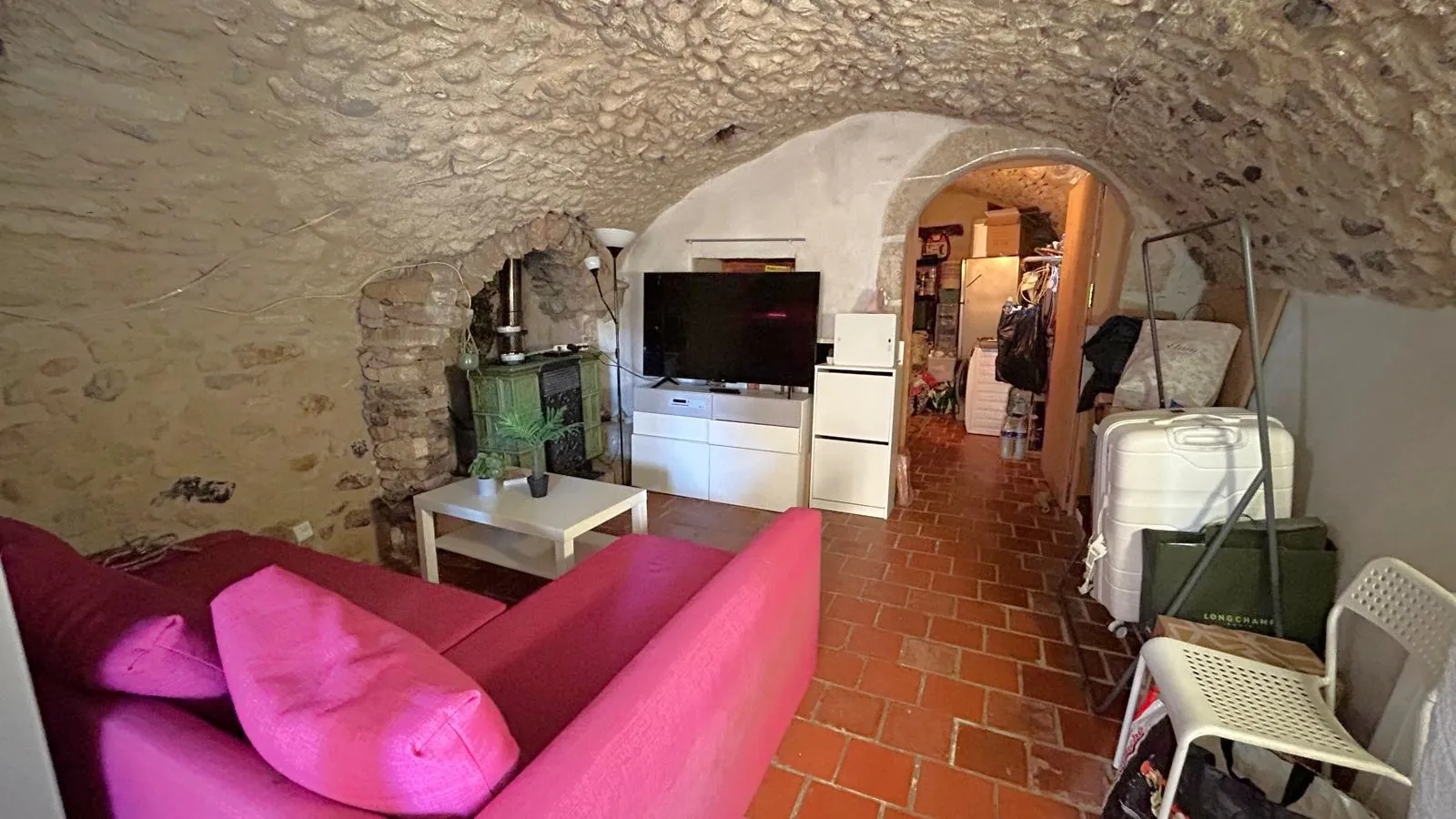 Maison de village avec piscine, terrain, à rénover à Saint-Bauzille-de-Putois 