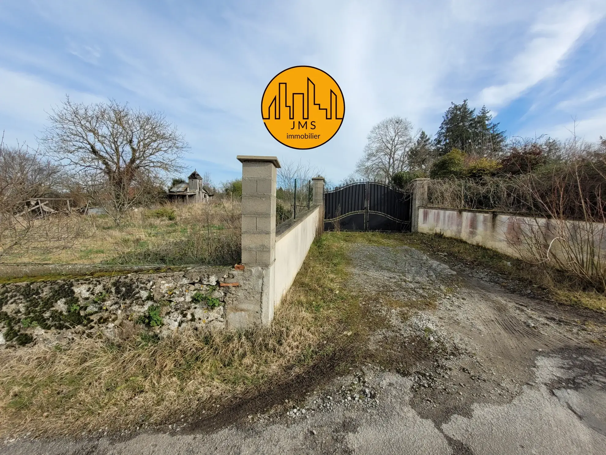 Grande maison familiale de 210 m² à Chatillon avec jardin et garage 