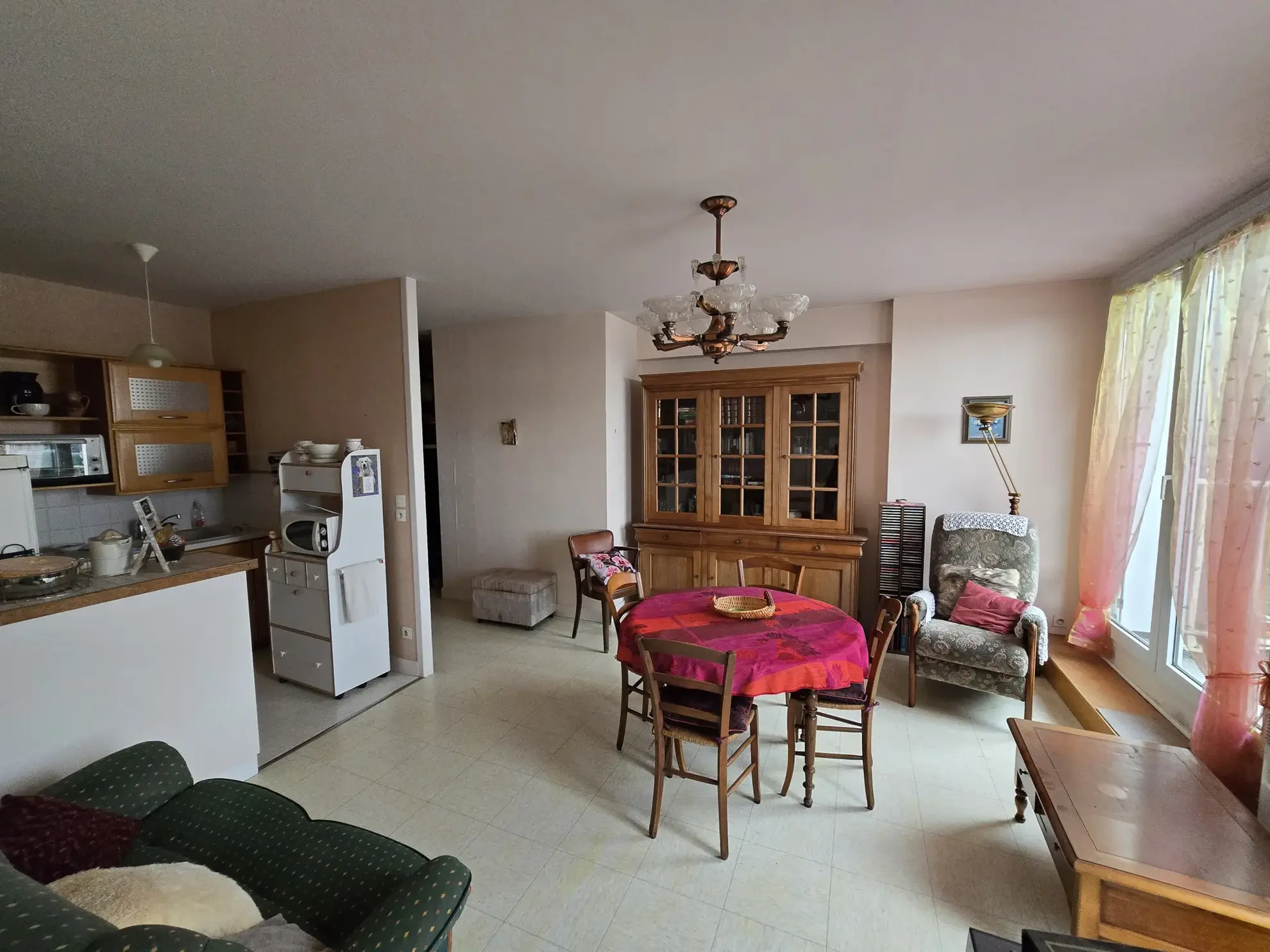 A vendre T2 avec terrasse à Châteauroux dans résidence de services 