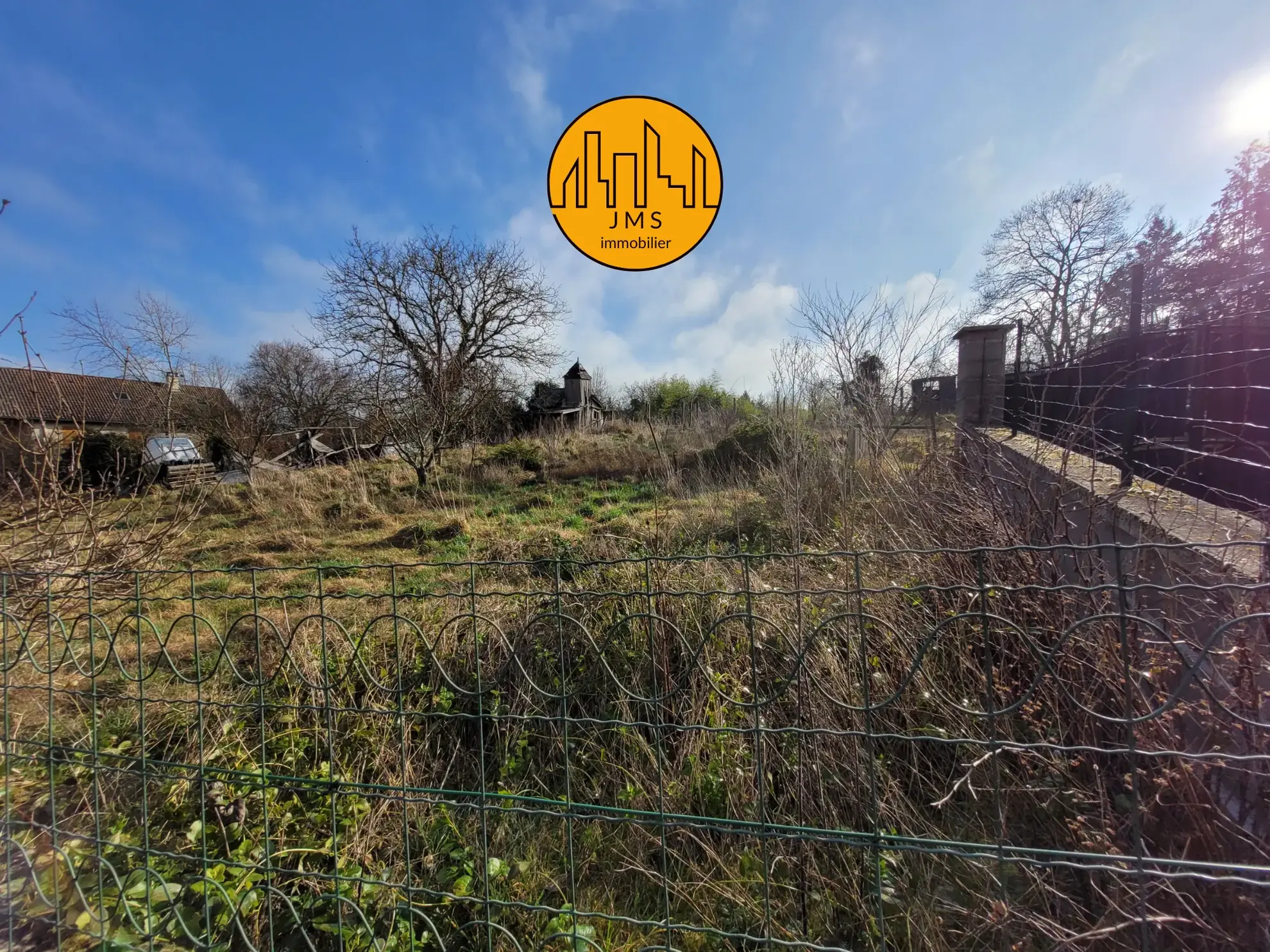 Grande maison familiale de 210 m² à Chatillon avec jardin et garage 