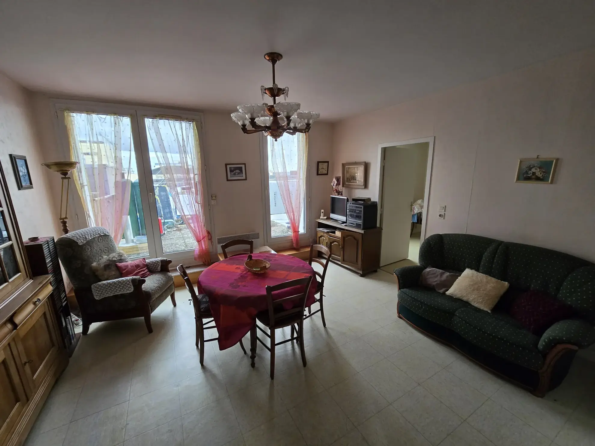 A vendre T2 avec terrasse à Châteauroux dans résidence de services 