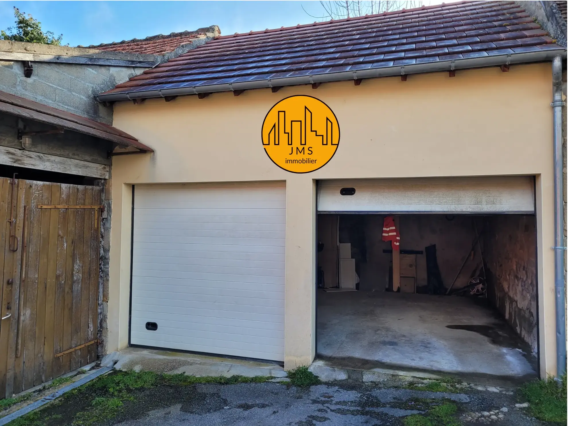 Grande maison familiale de 210 m² à Chatillon avec jardin et garage 