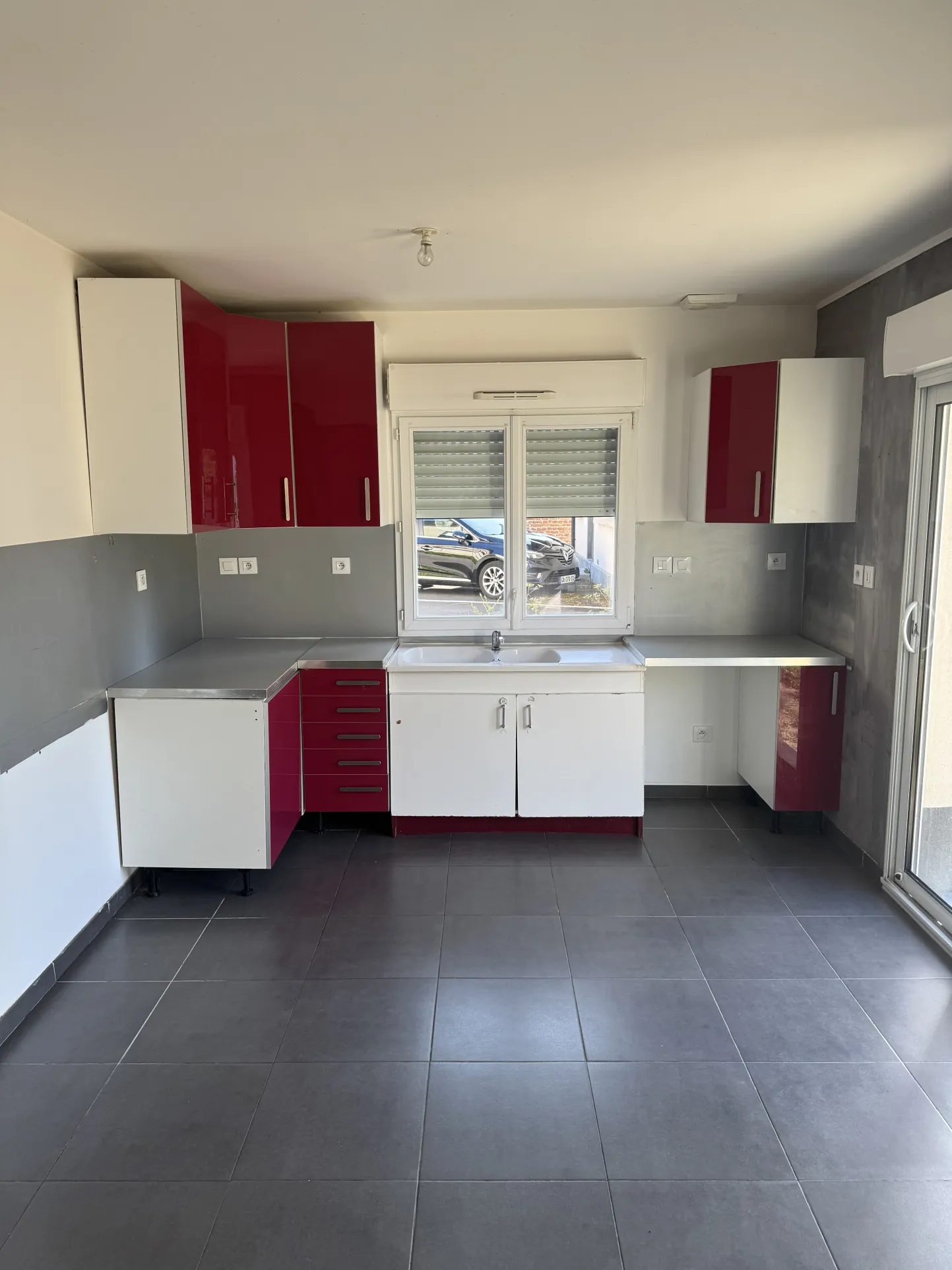 Maison semi plain-pied à vendre à Lens - 3 chambres, jardin et garage 