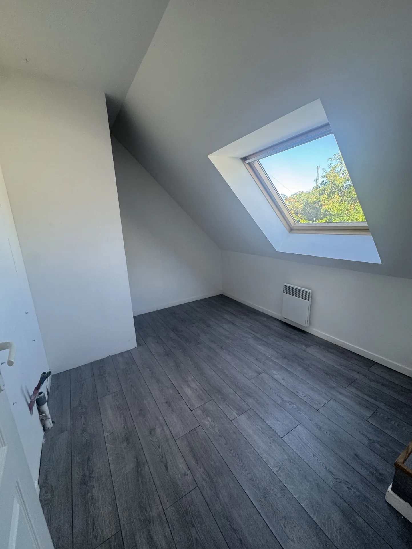 Maison semi plain-pied à vendre à Lens - 3 chambres, jardin et garage 