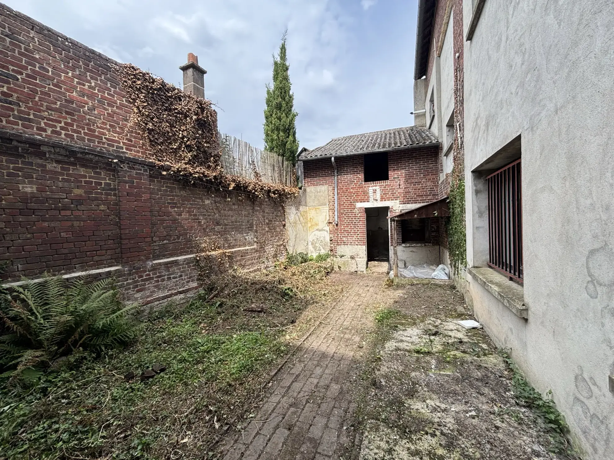 Maison de ville à Saint-Just-en-Chaussée de 97 m² à rénover 
