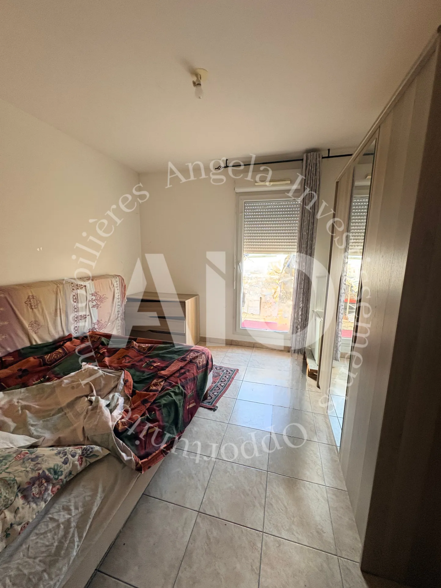 Appartement T2 de 50 m² avec terrasse, stationnement et cave à Villeurbanne 
