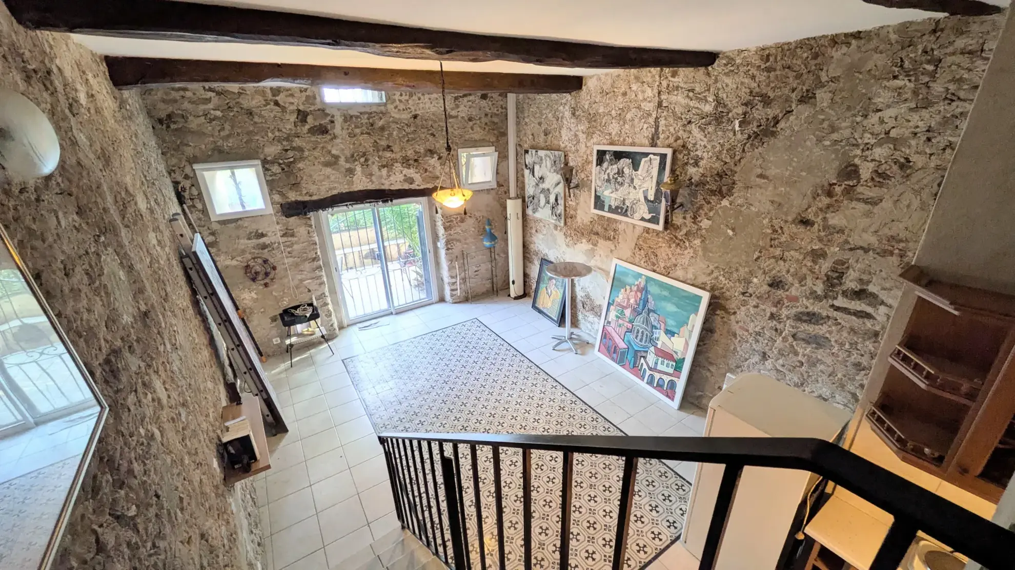 Appartement duplex avec balcon et cour dans les Albères à Sorede