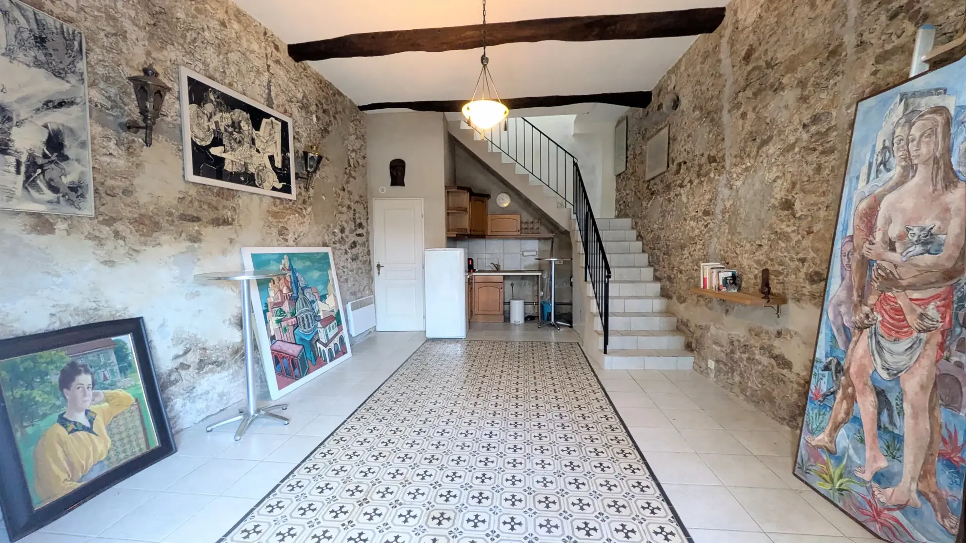 Appartement duplex avec balcon et cour dans les Albères à Sorede 