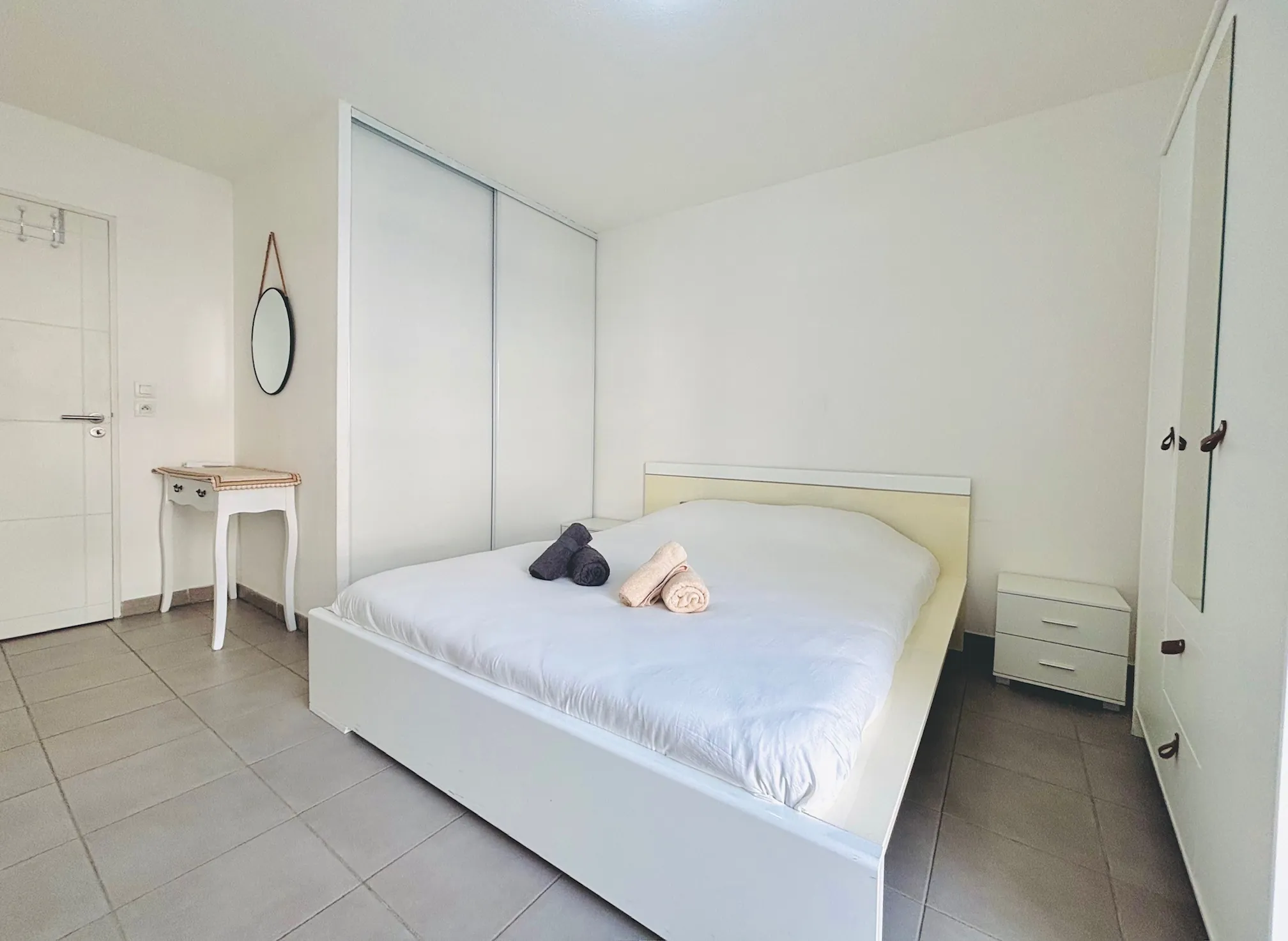 Appartement 2 pièces de 44 m² à Nice, dernier étage avec terrasse et cave 