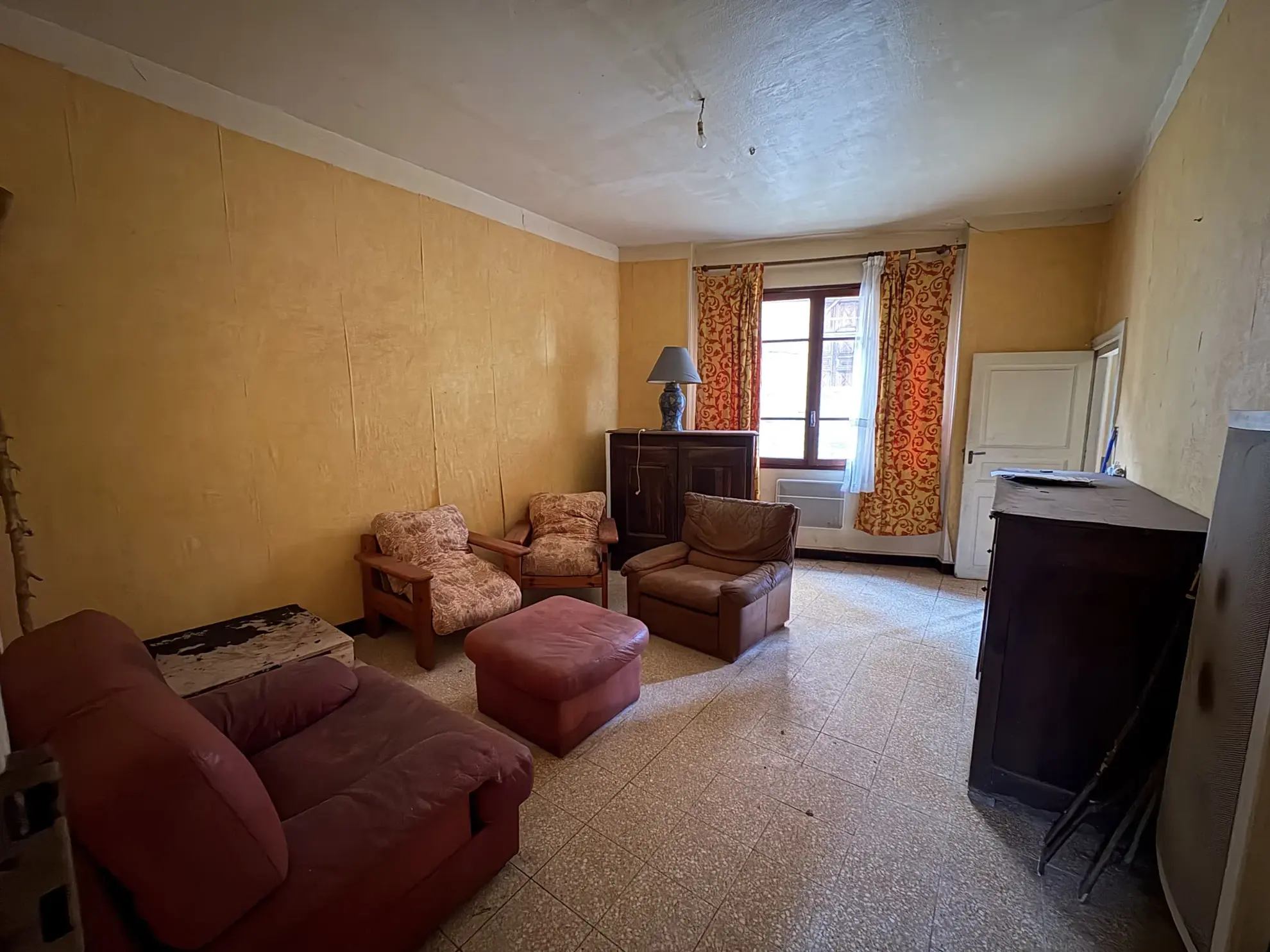 Maison de village en pierre à Belmont-sur-Rance avec 3 chambres 
