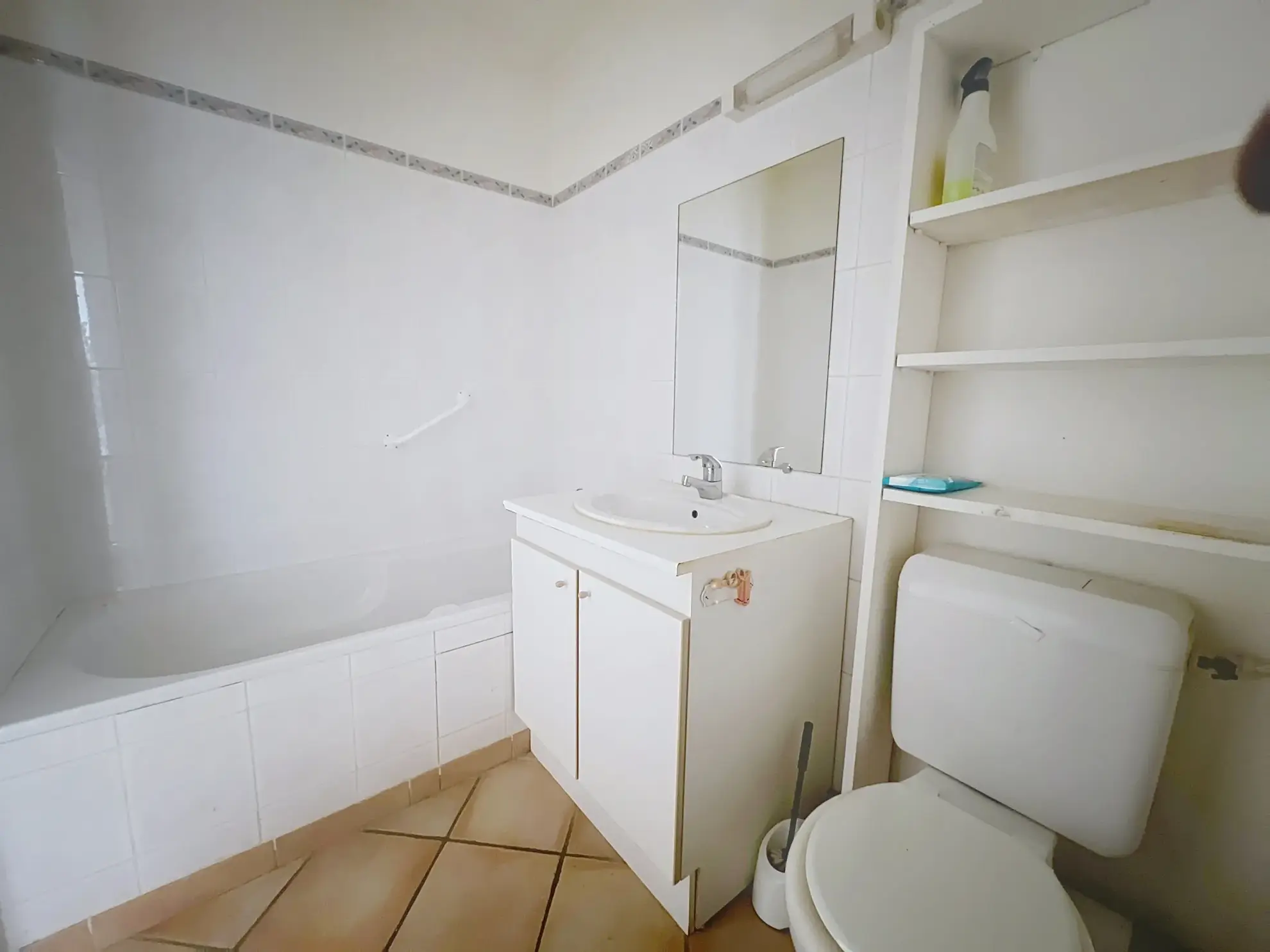 Appartement de 51 m² en plein centre de Vaison-la-Romaine avec parking et cave 