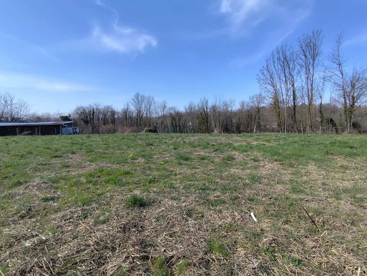 Terrain constructible de 1200 m² à Saint Didier de la Tour – Permis validé jusqu'en 2026 