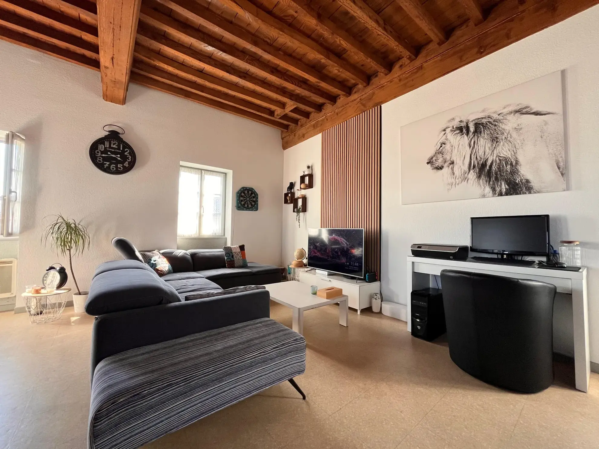 Bel appartement duplex de 117 m² avec parking à Jassans Riottier 