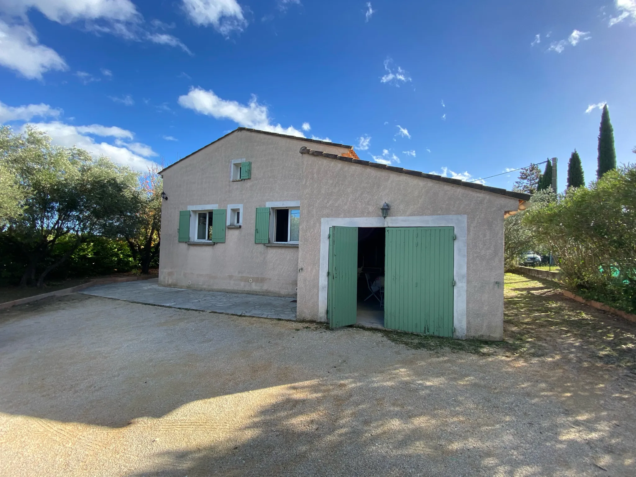 Belle villa F3/F4 avec terrasse, garage et terrain arboré à Sauve, proche Anduze 