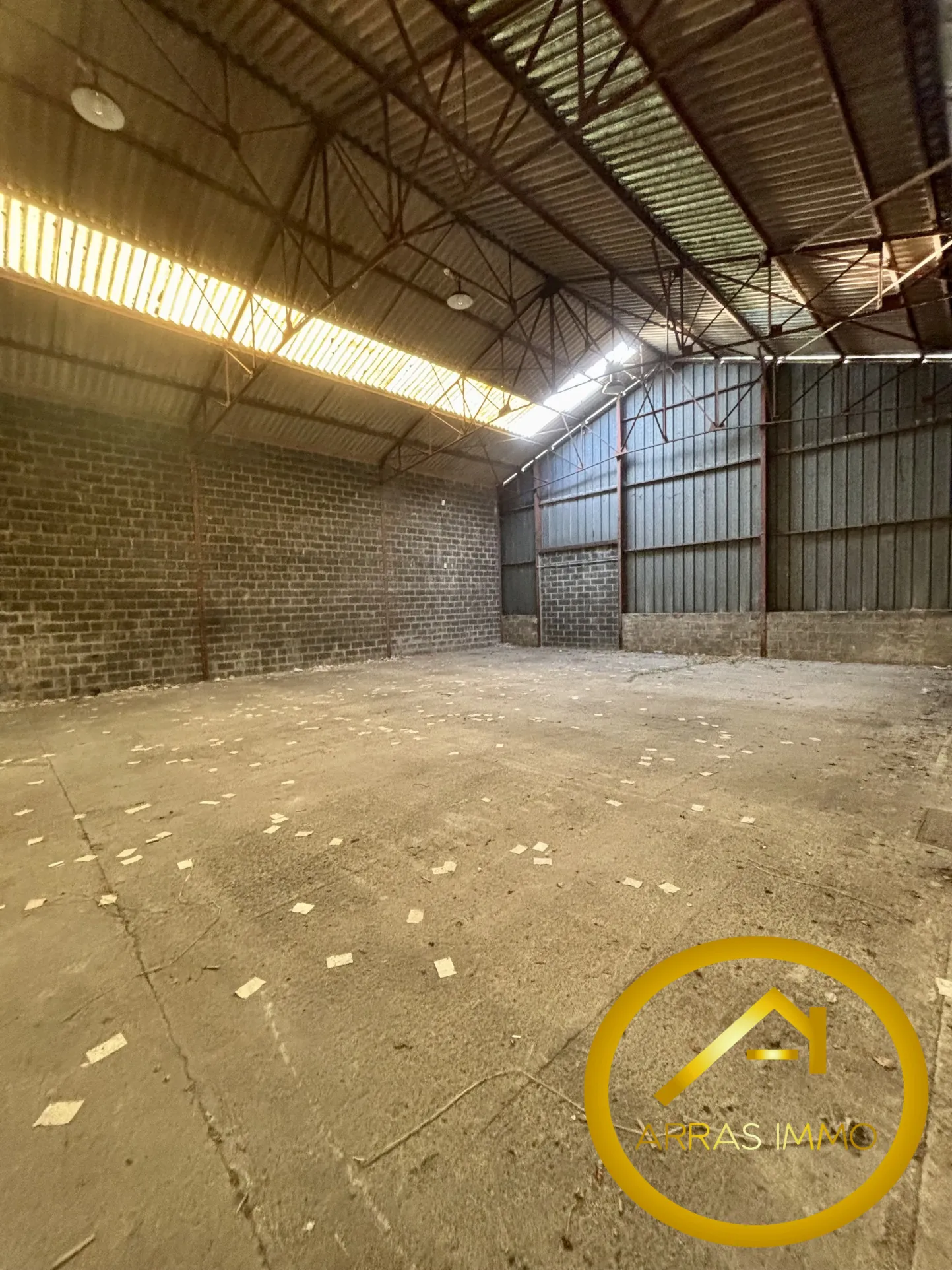 Entrepôt de 131 m² à vendre à Arras avec fort potentiel de valorisation