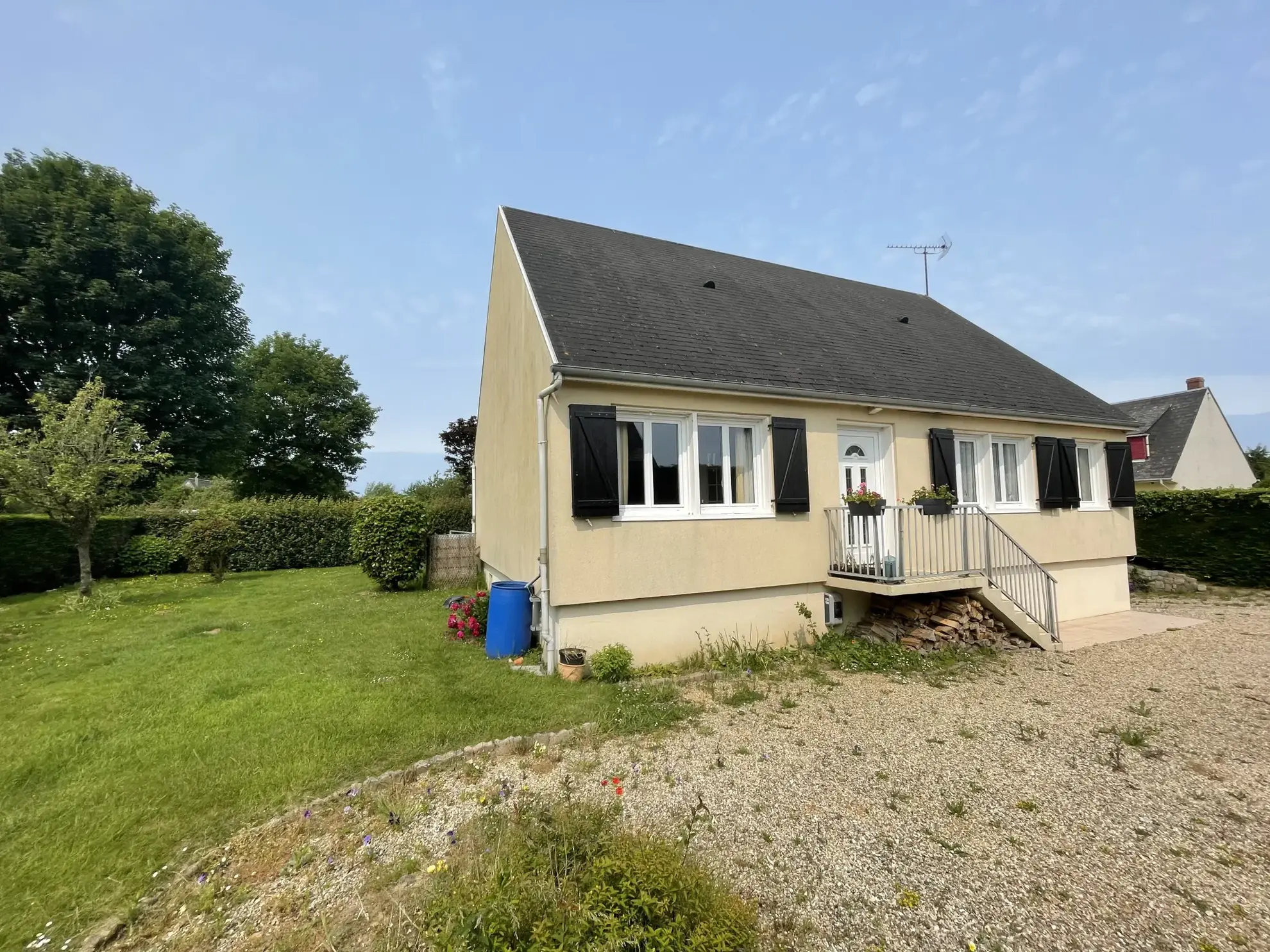 Maison de plain-pied à vendre à Saint-Pierre-en-Port, proche de la mer 
