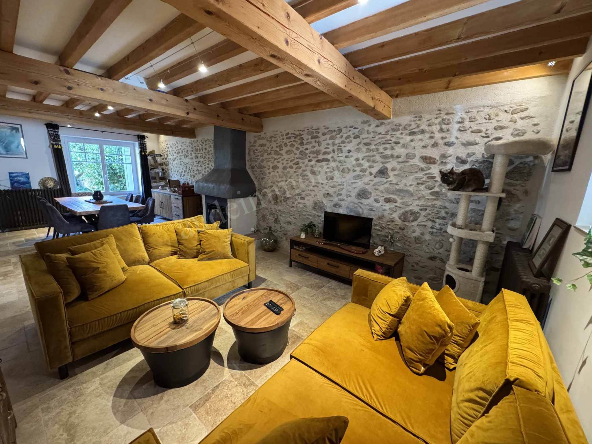 Maison en pierres à Limoux avec jardin et garage, 178 m²