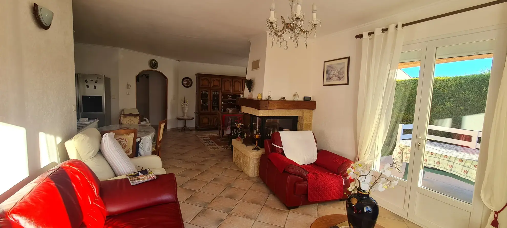 Maison de plain-pied à Fleury proche Narbonne avec terrasse et jardin arboré 