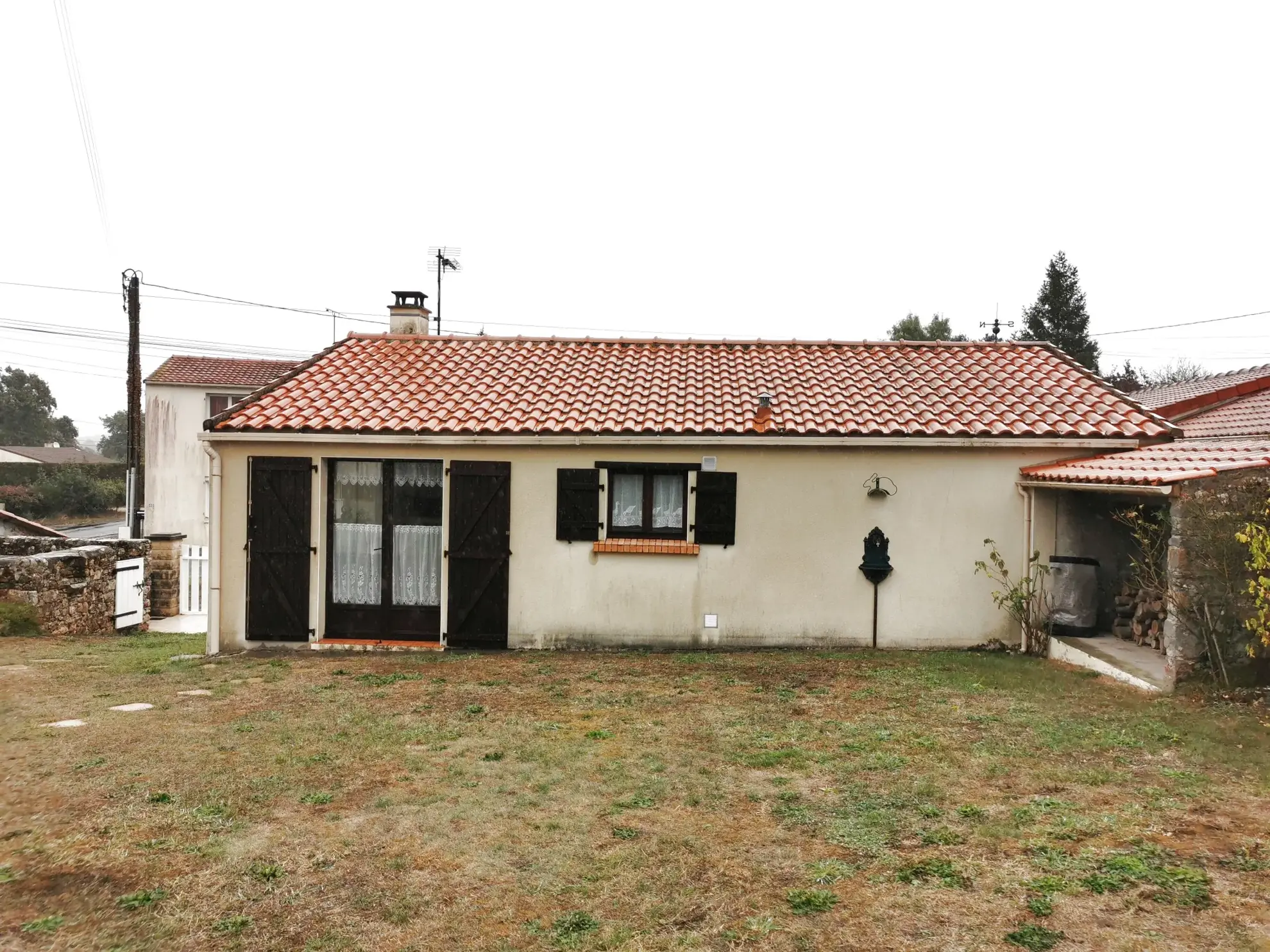 Très bel ensemble immobilier avec deux maisons, garage et grange à Frossay