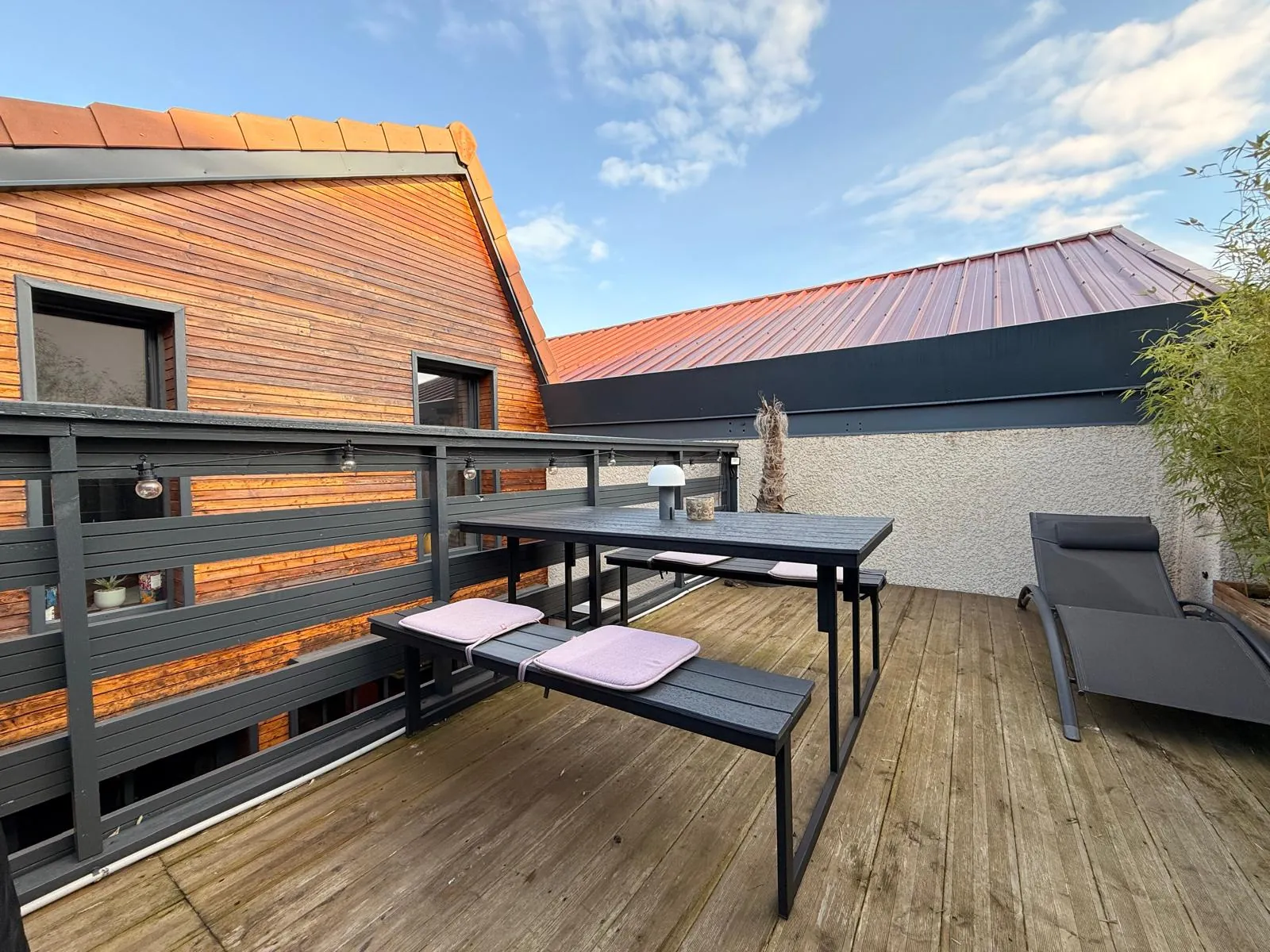 Maison de ville rénovée de 140 m² à Le Coteau – Confort et calme garantis