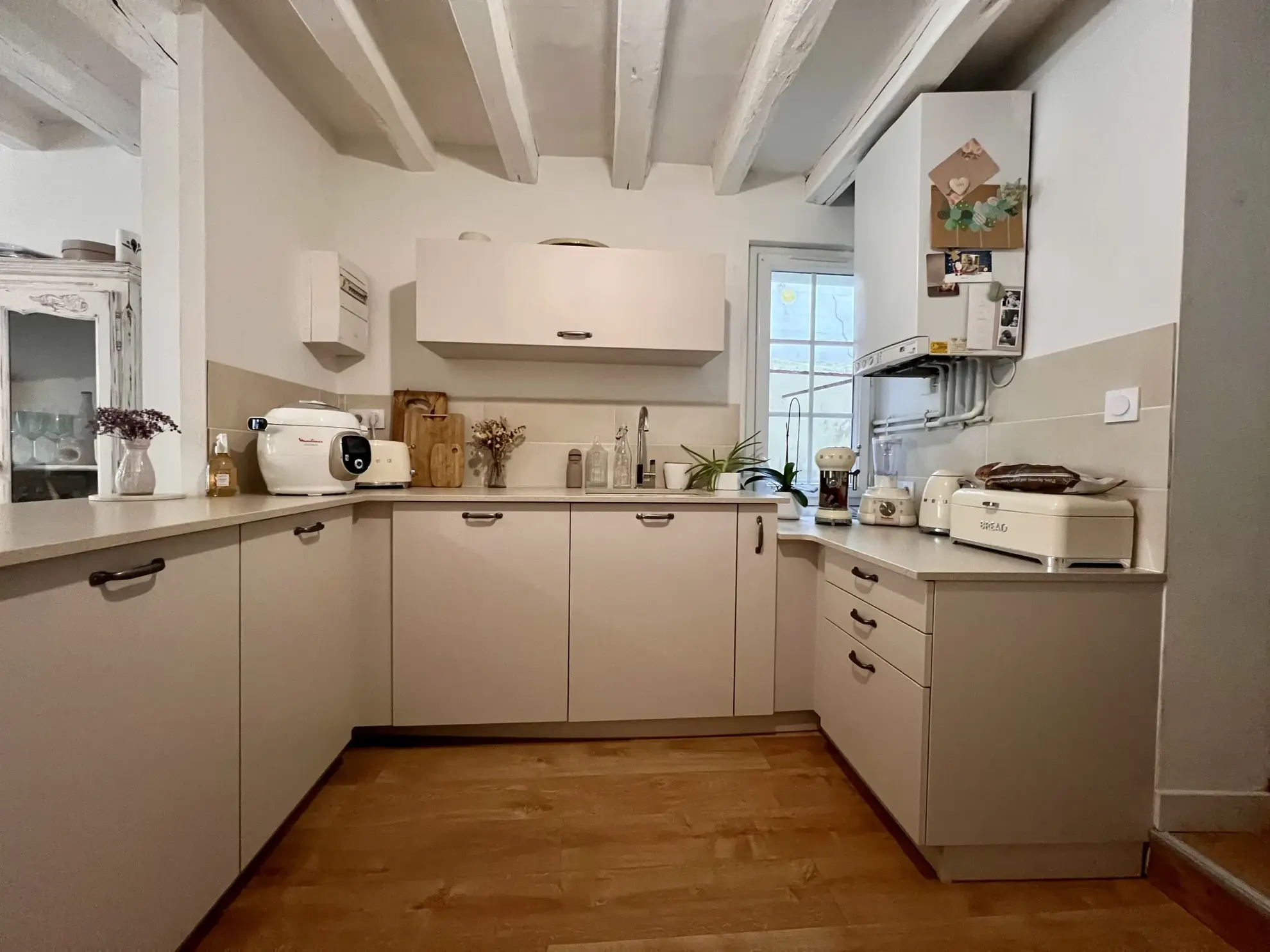 Appartement T3 rénové de 72 m² au cœur de Saumur avec 2 chambres et cuisine moderne 