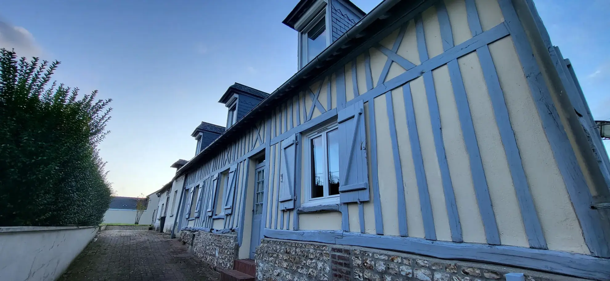 Belle maison de 140 m² à Yvetot, idéal pour famille ou investissement, à vendre pour 189 000 € 