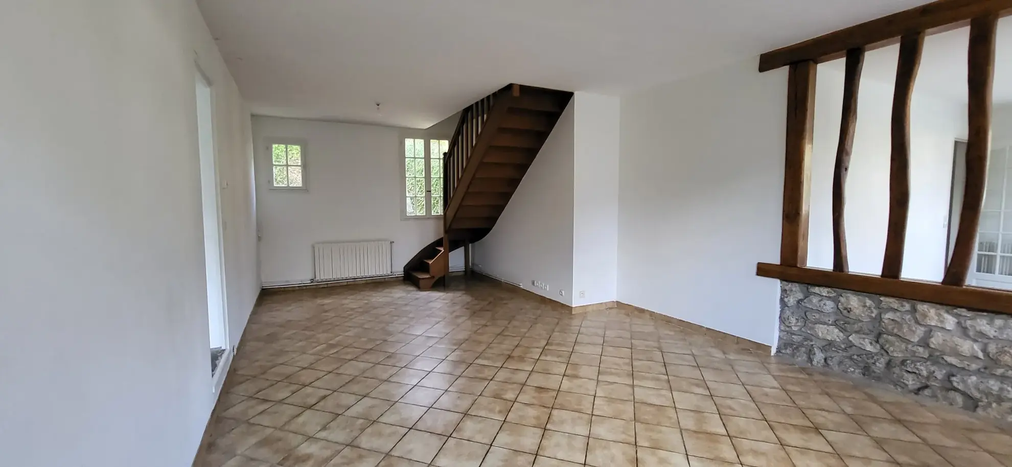 Belle maison de 140 m² à Yvetot, idéal pour famille ou investissement, à vendre pour 189 000 € 