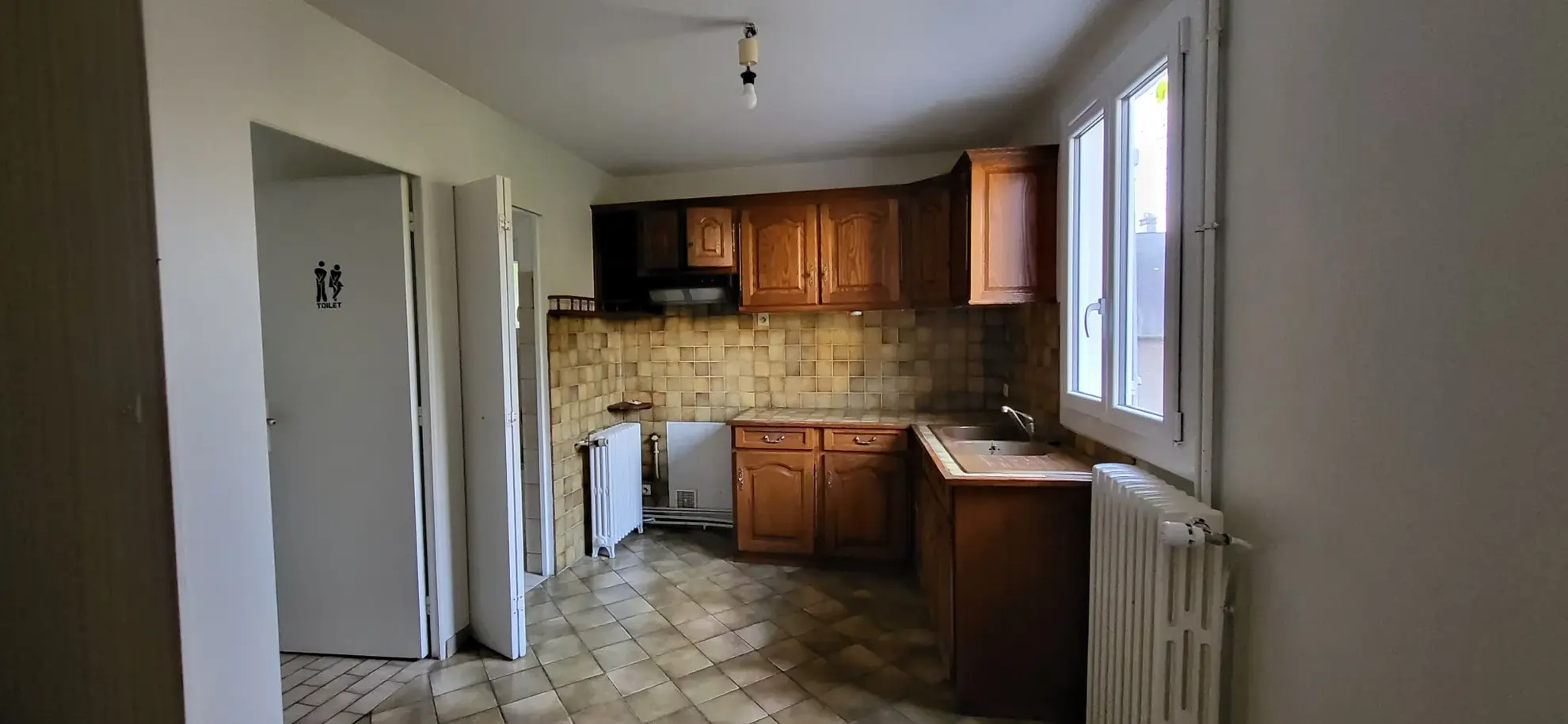 Belle maison de 140 m² à Yvetot, idéal pour famille ou investissement, à vendre pour 189 000 € 