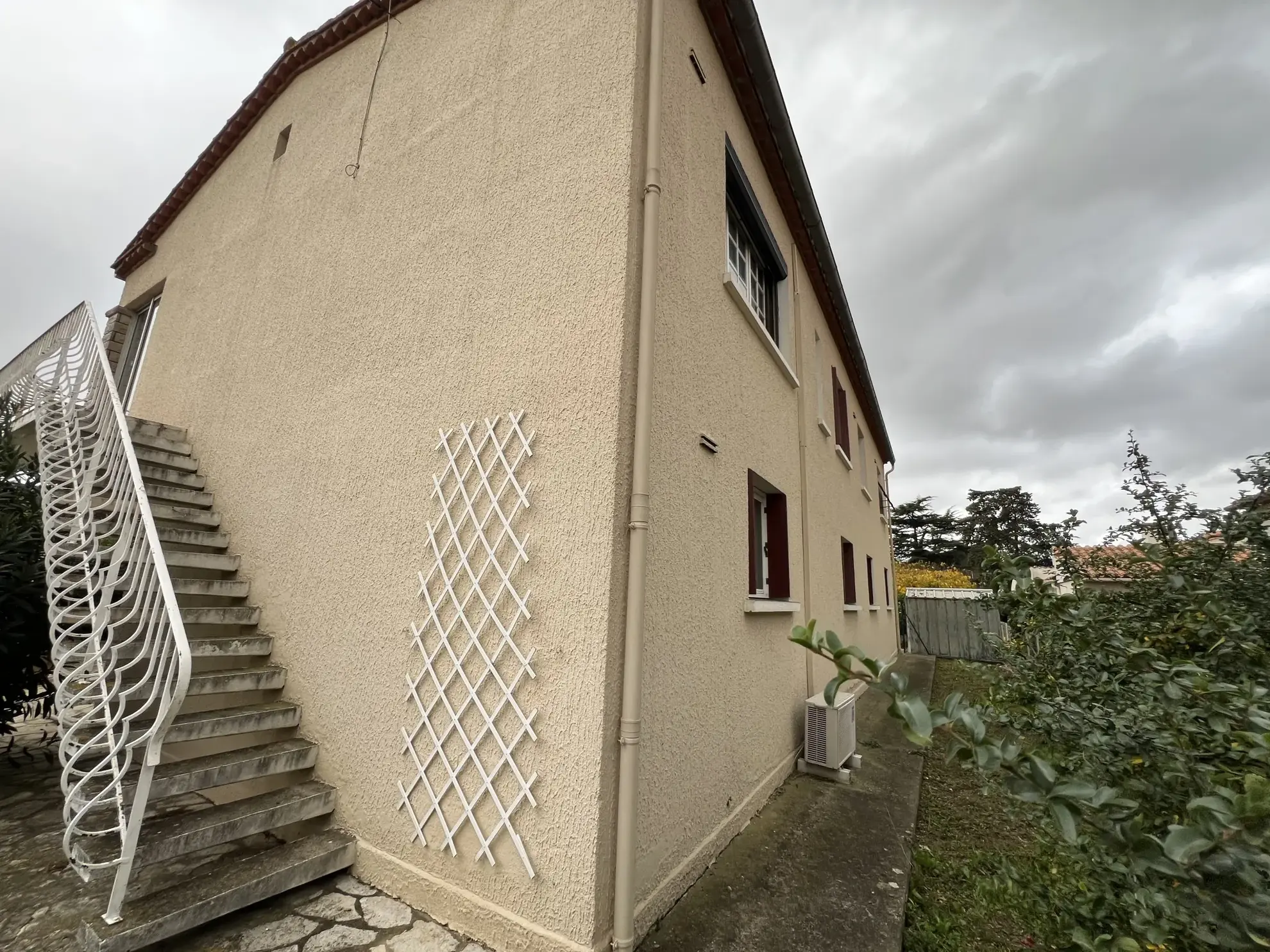Maison spacieuse à Rieux Minervois offrant 4 chambres et grand potentiel de division