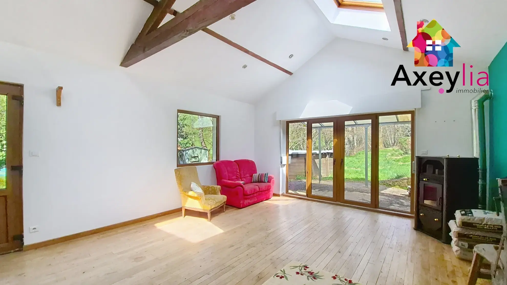 Maison à vendre à Chauffailles avec 4 chambres, terrain boisé et piscine hors-sol