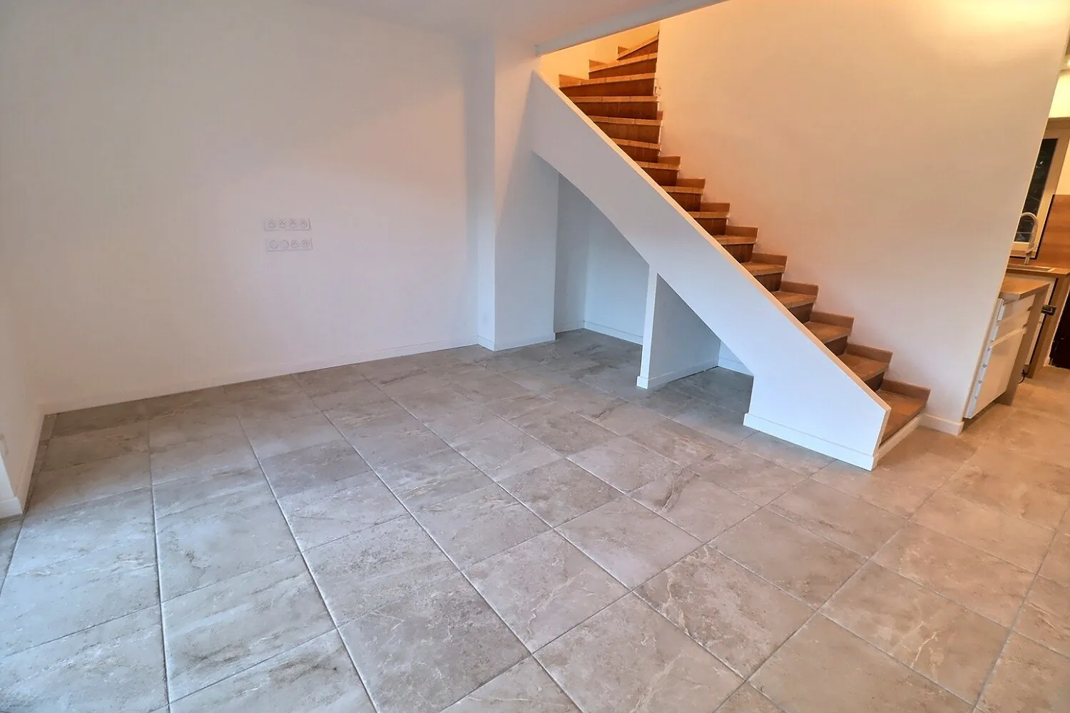 Maison de village 5 pièces à vendre à Thezan les Béziers, proche Béziers