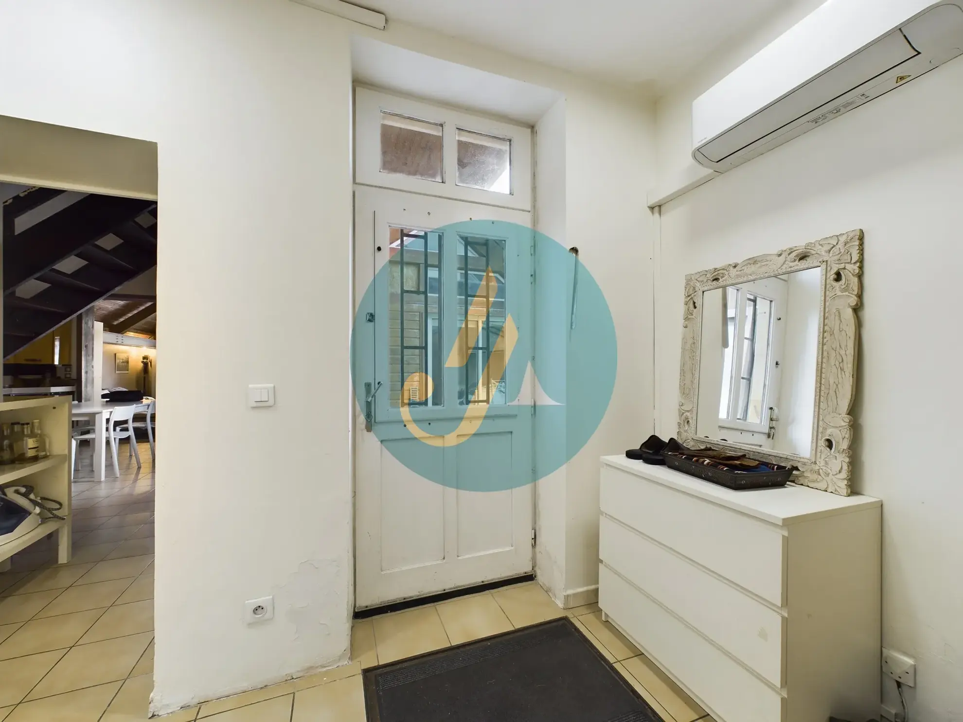 À vendre maison d’architecte avec extension en bois et grand jardin à Guérigny 