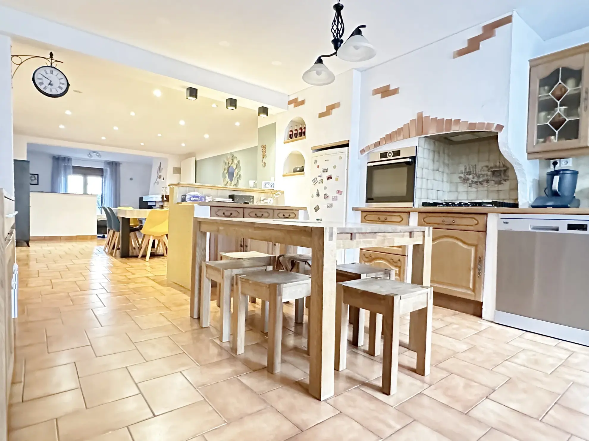 Maison familiale spacieuse à Andilly proche Toul avec 5 chambres et grand garage 