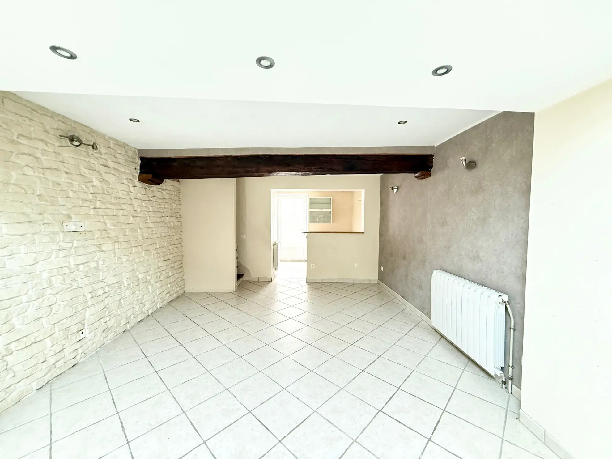 Maison de ville avec terrasse à Orgeval, proche du centre-ville 