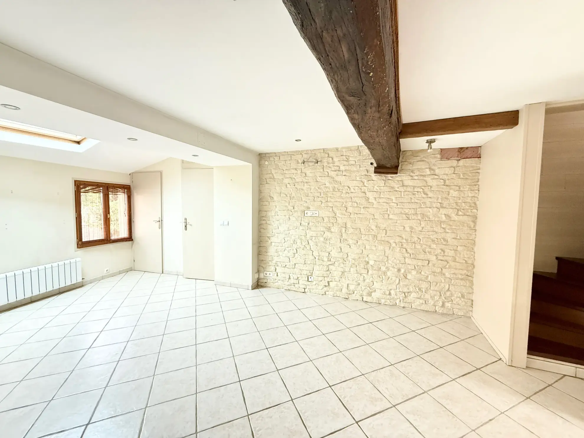 Maison de ville avec terrasse à Orgeval, proche du centre-ville 