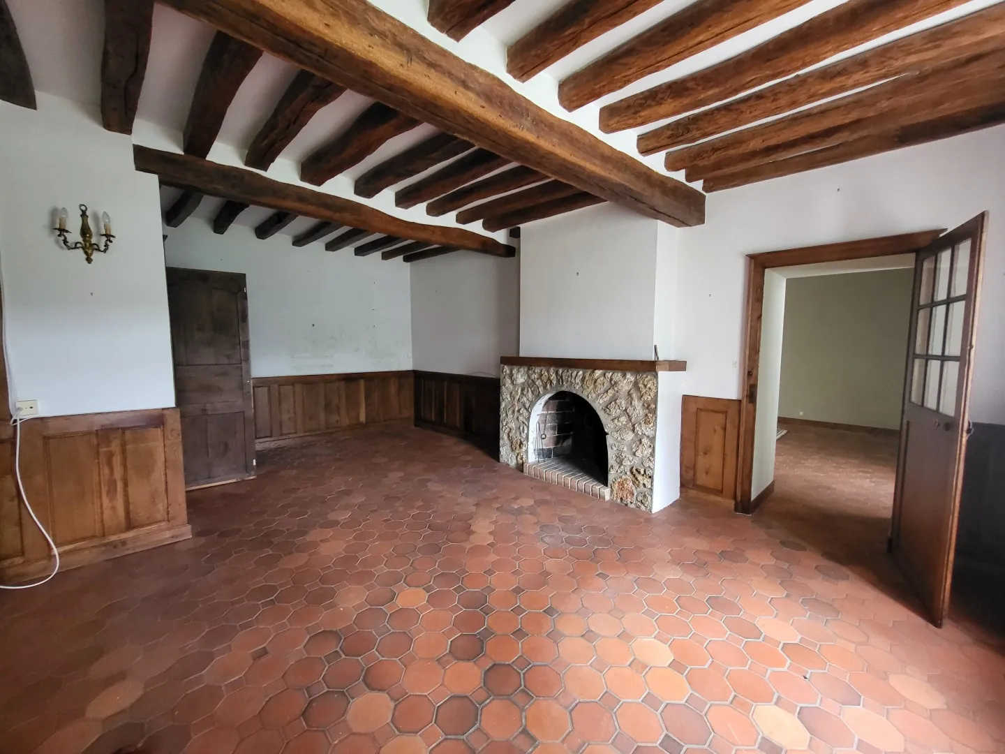 Maison briarde à Saint-Sacy-sur-Marne à 10 minutes de la gare avec jardin et potentiel de rénovation 