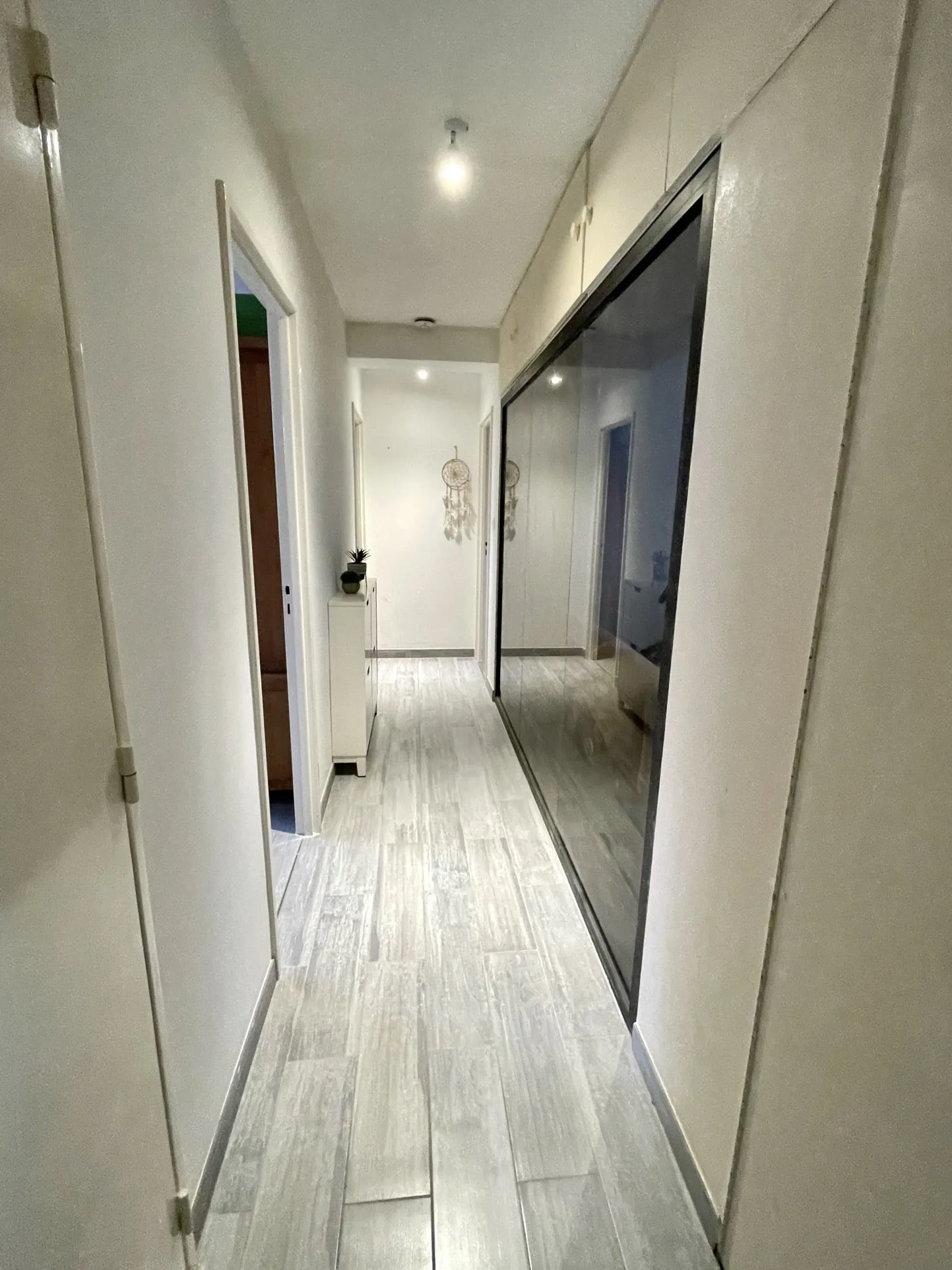 Bel appartement de 87 m² avec balcon et cave à Saint-Quentin 