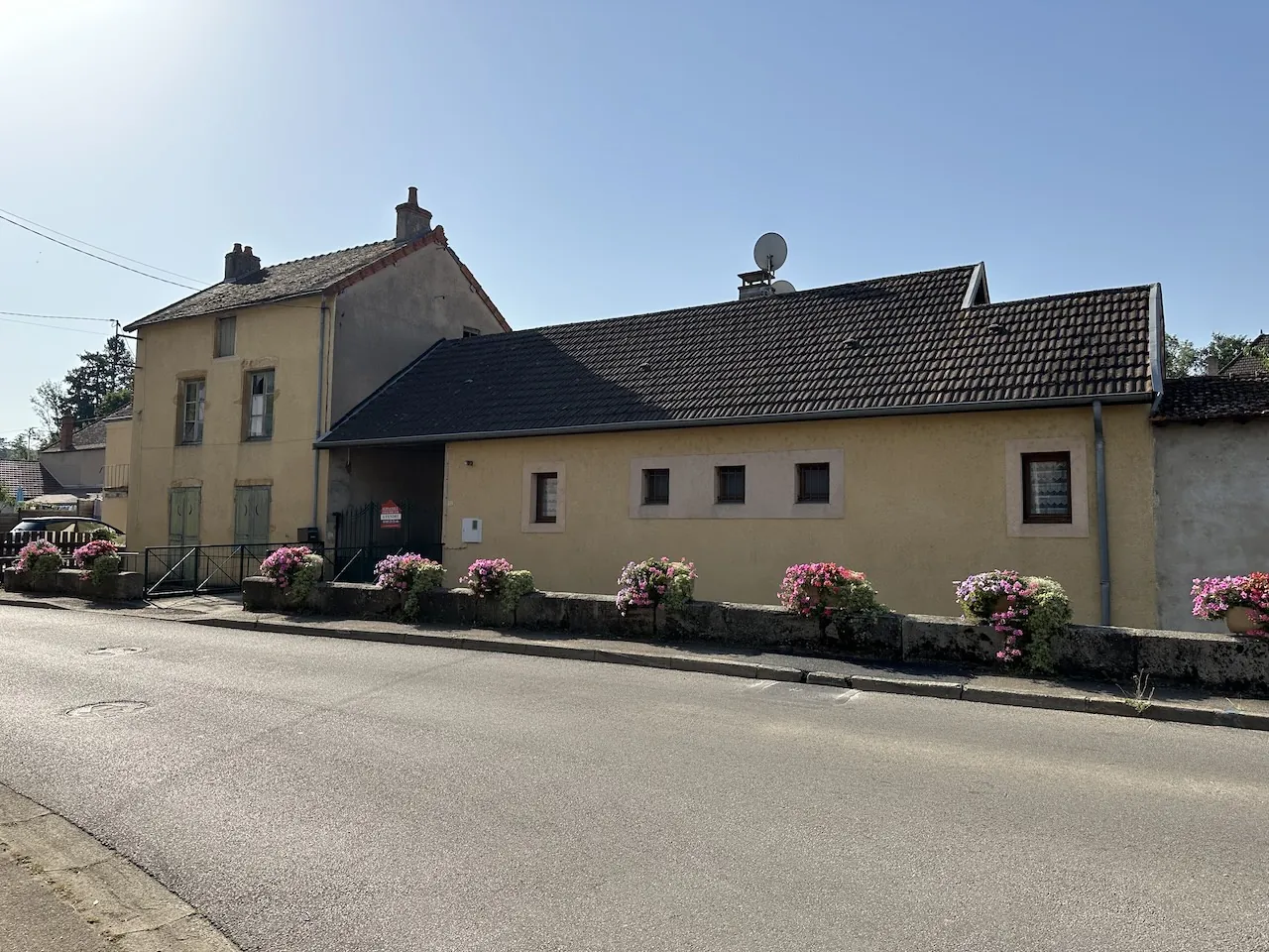 Maison de ville de plain-pied à Marcigny, 90 m², proche commodités 