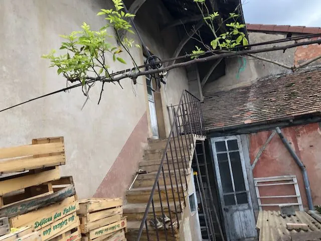 Maison de ville de plain-pied à Marcigny, 90 m², proche commodités 