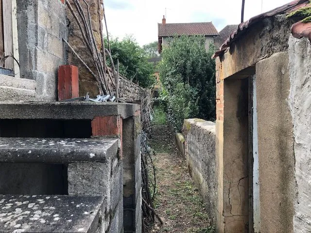 Maison de ville de plain-pied à Marcigny, 90 m², proche commodités 