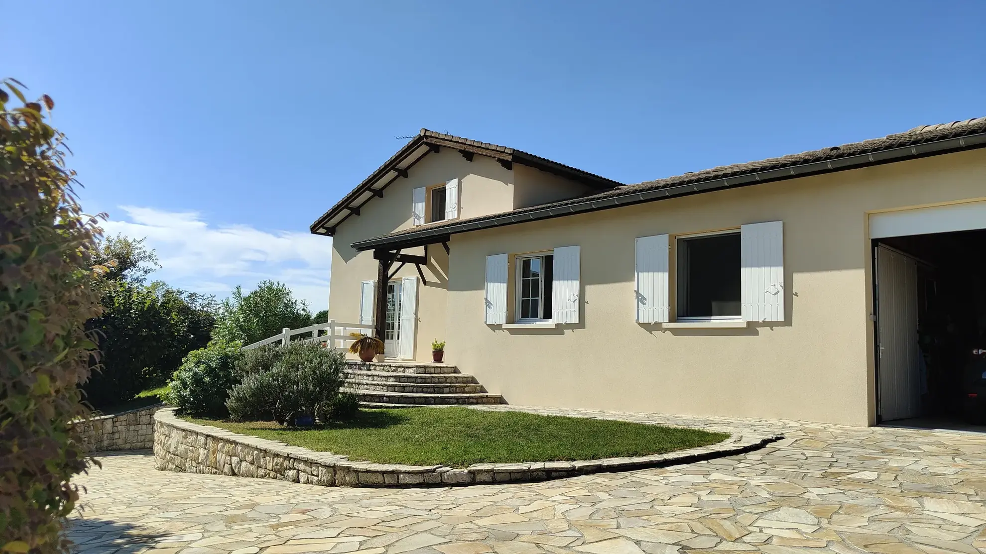 Maison traditionnelle avec 4 chambres, jardin et garage à La Réole
